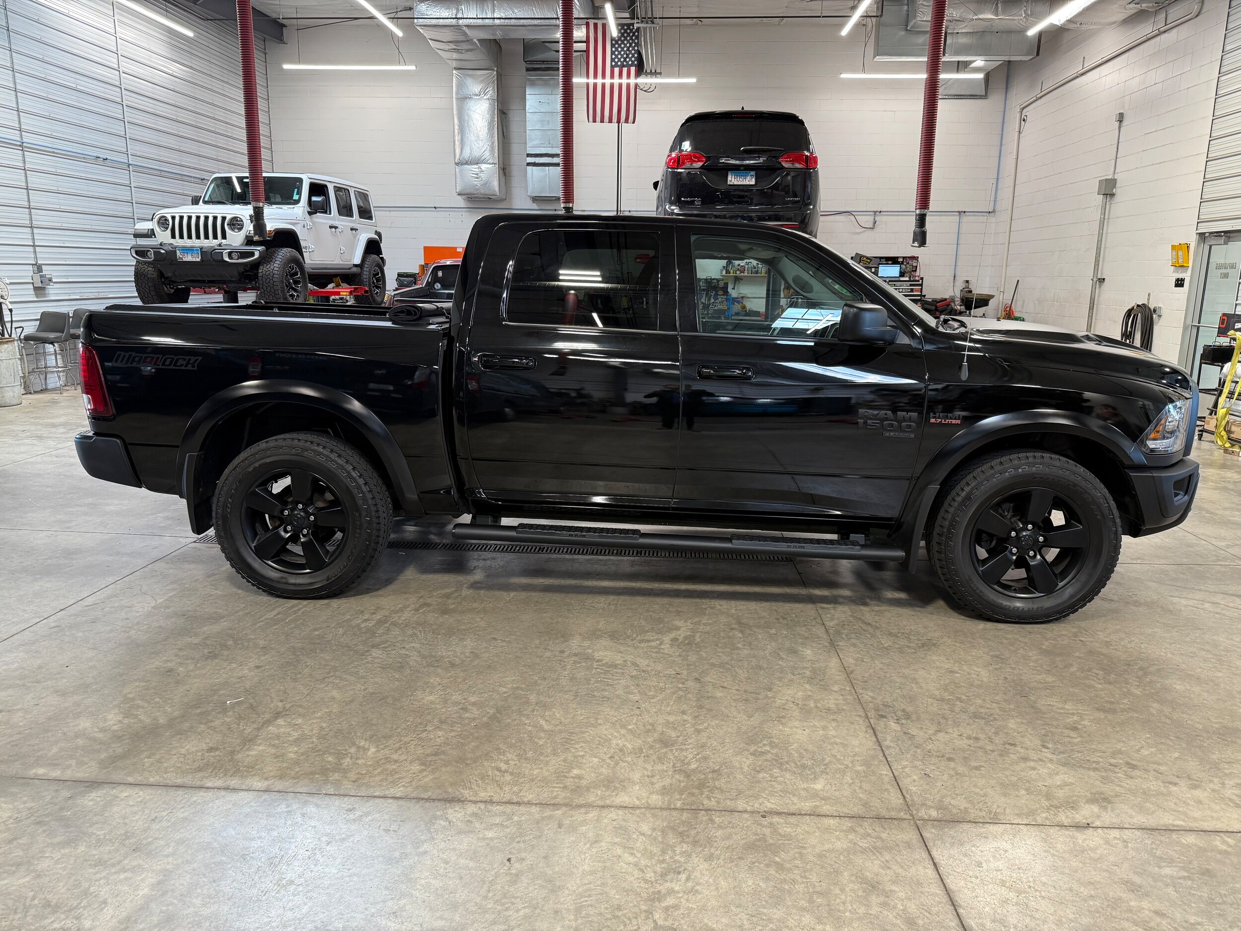 2019 Ram 1500 Warlock photo 3