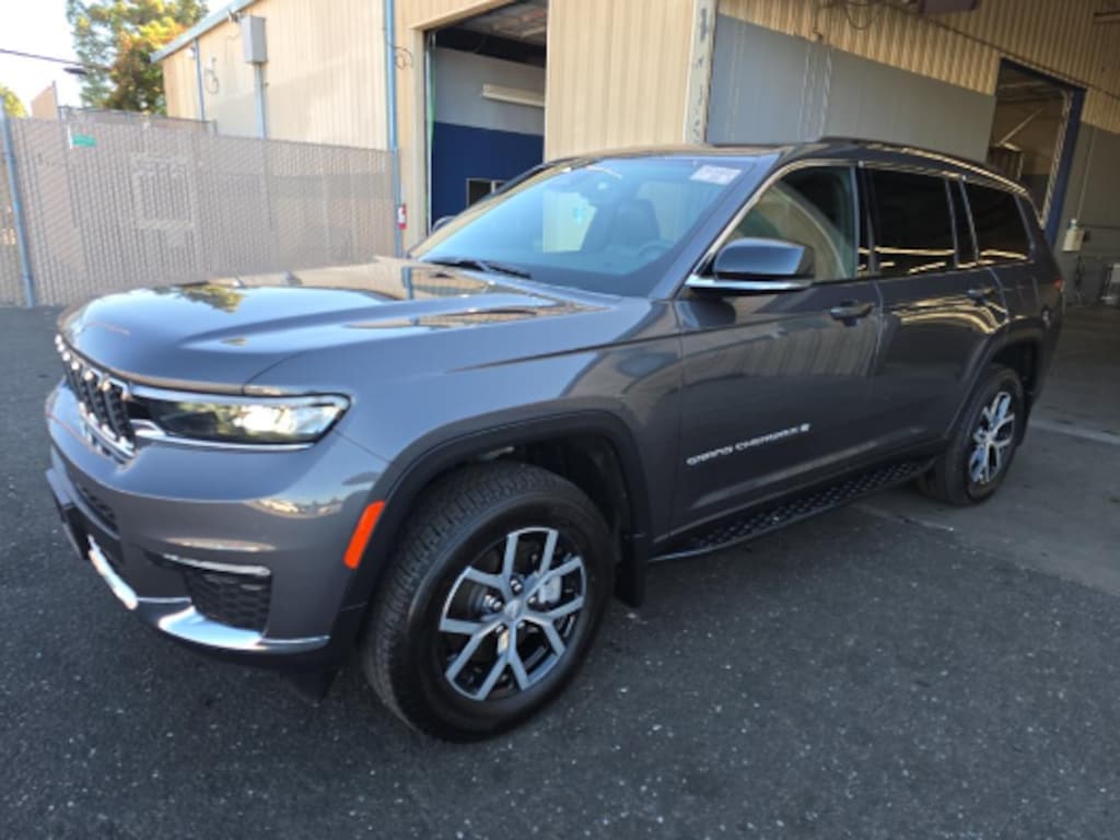 Used 2024 Jeep Grand Cherokee L Limited 4x4 SUV