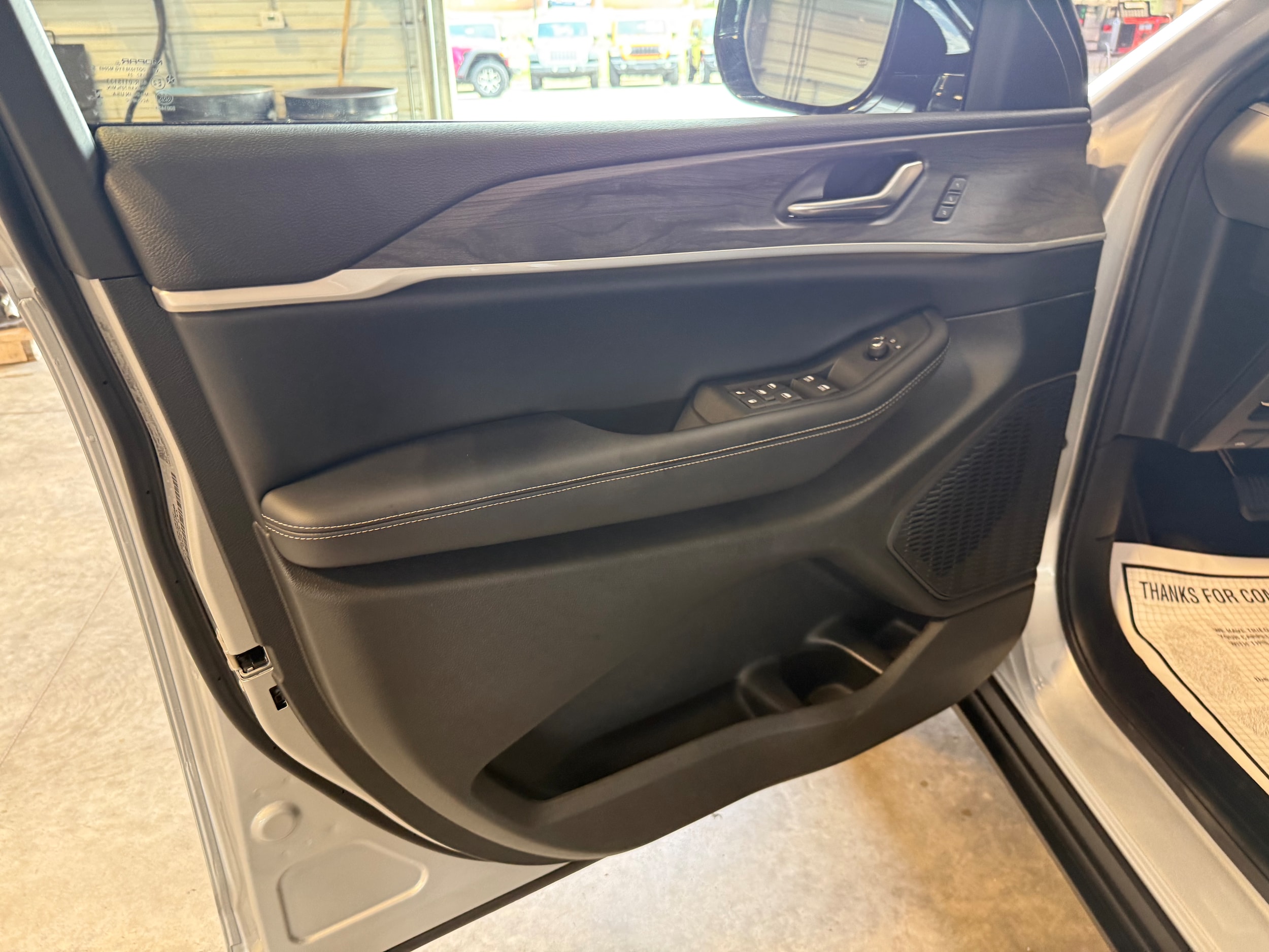 2025 Jeep Grand Cherokee Limited - Photo 25
