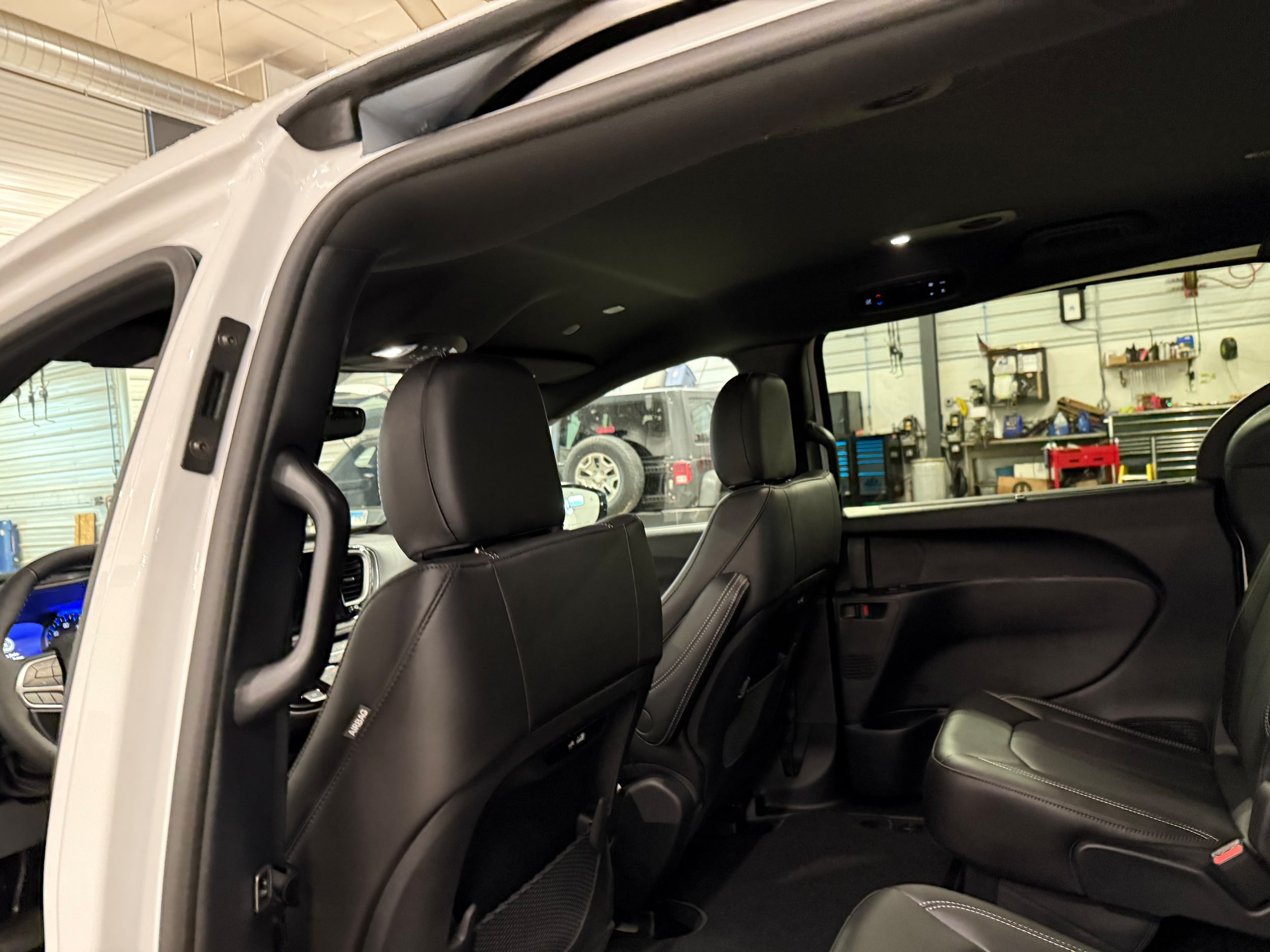 2026 Chrysler Pacifica Select - Photo 24