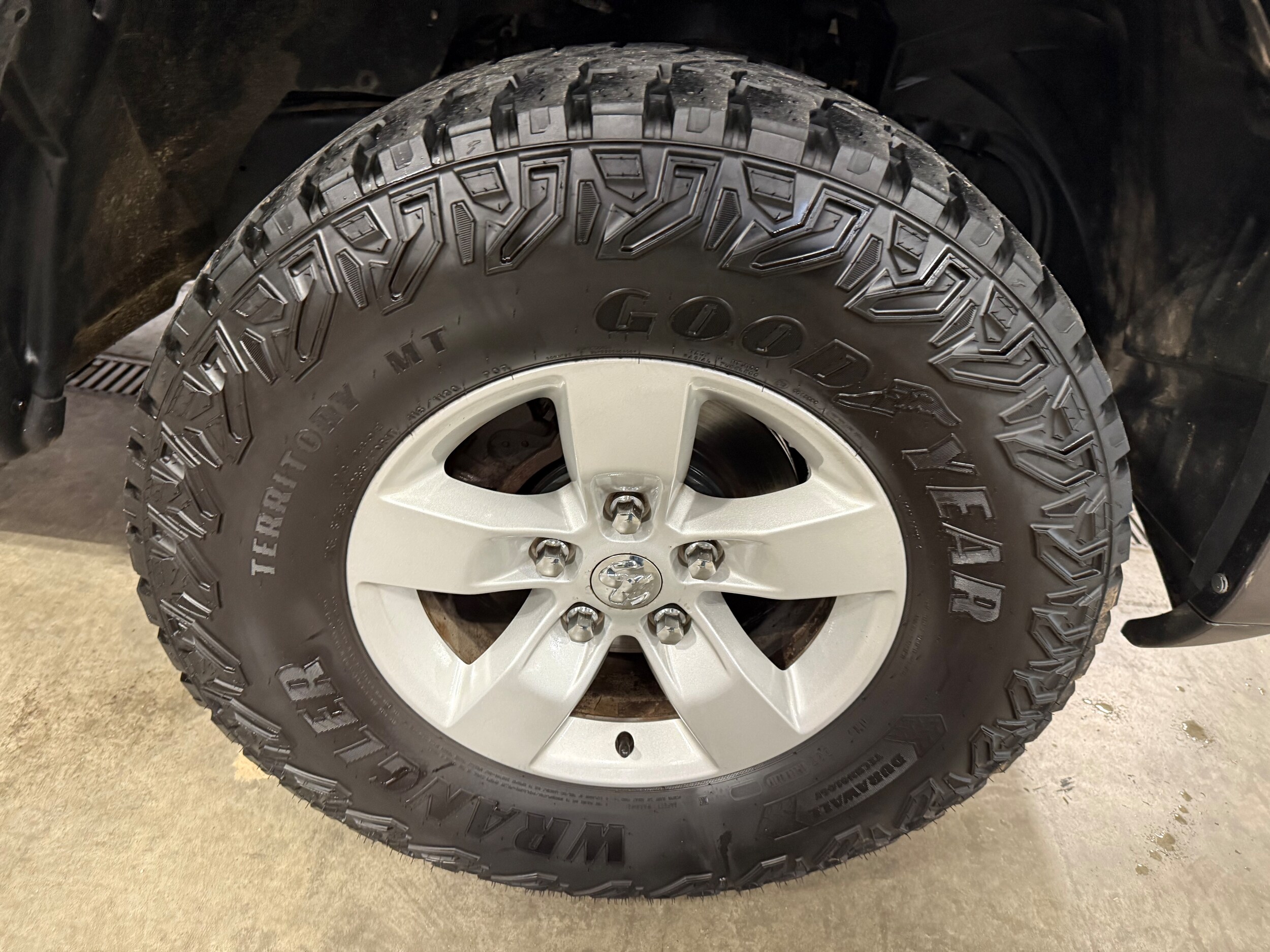 2018 Ram 1500 Express photo 2