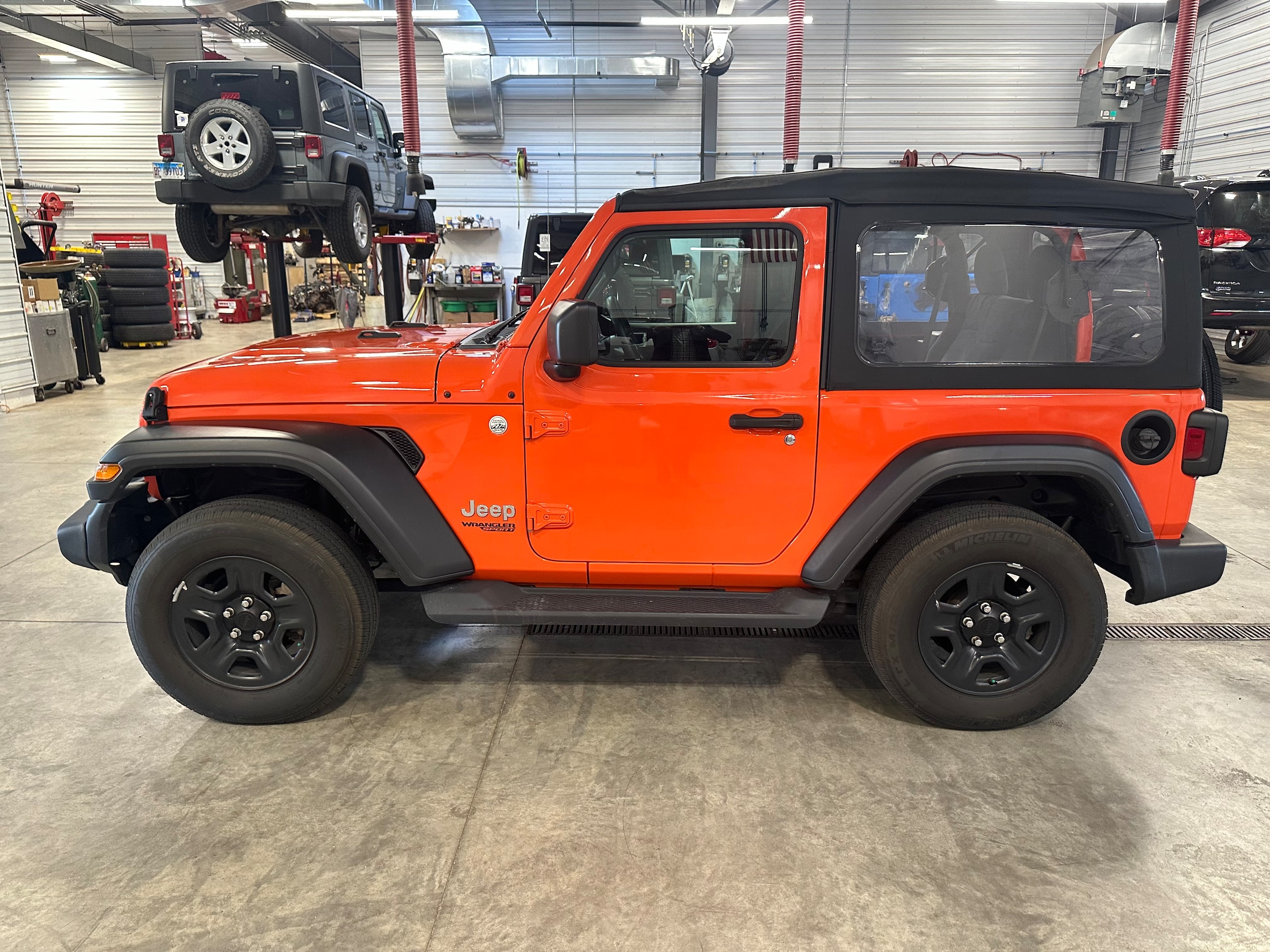 Used 2019 Jeep Wrangler Sport with VIN 1C4GJXAG8KW675921 for sale in Galena, IL
