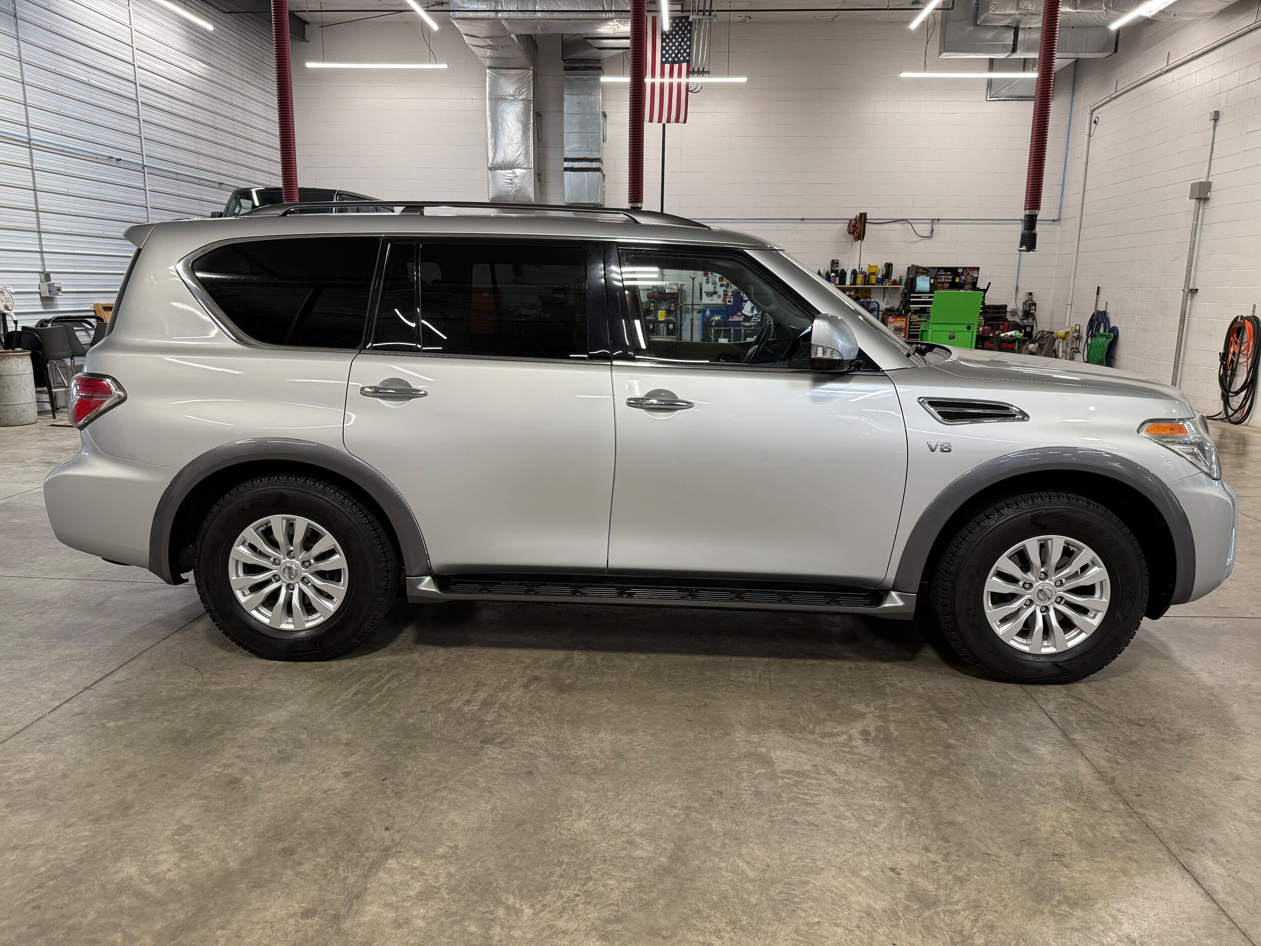 2018 Nissan Armada SV photo 4