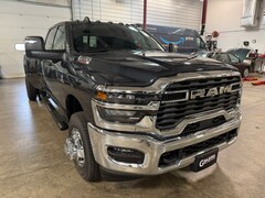 2026 Ram 3500 TRADESMAN CREW CAB 4X4 8' BOX Pickup