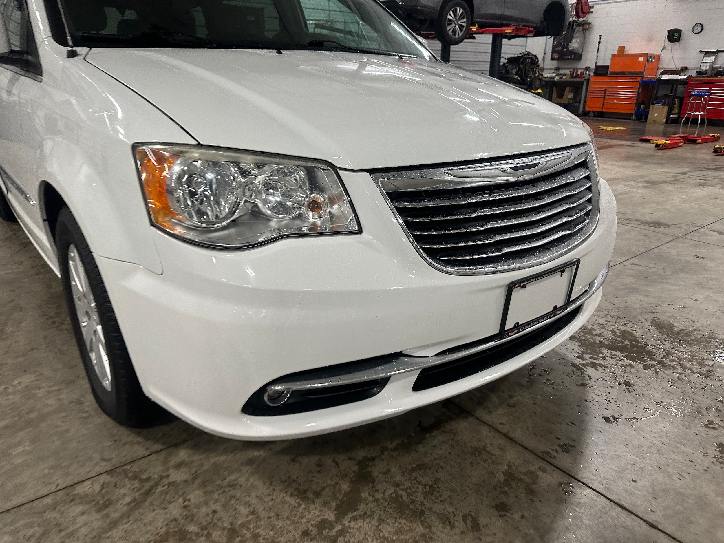 Certified 2014 Chrysler Town & Country Touring with VIN 2C4RC1BG8ER151700 for sale in Galena, IL