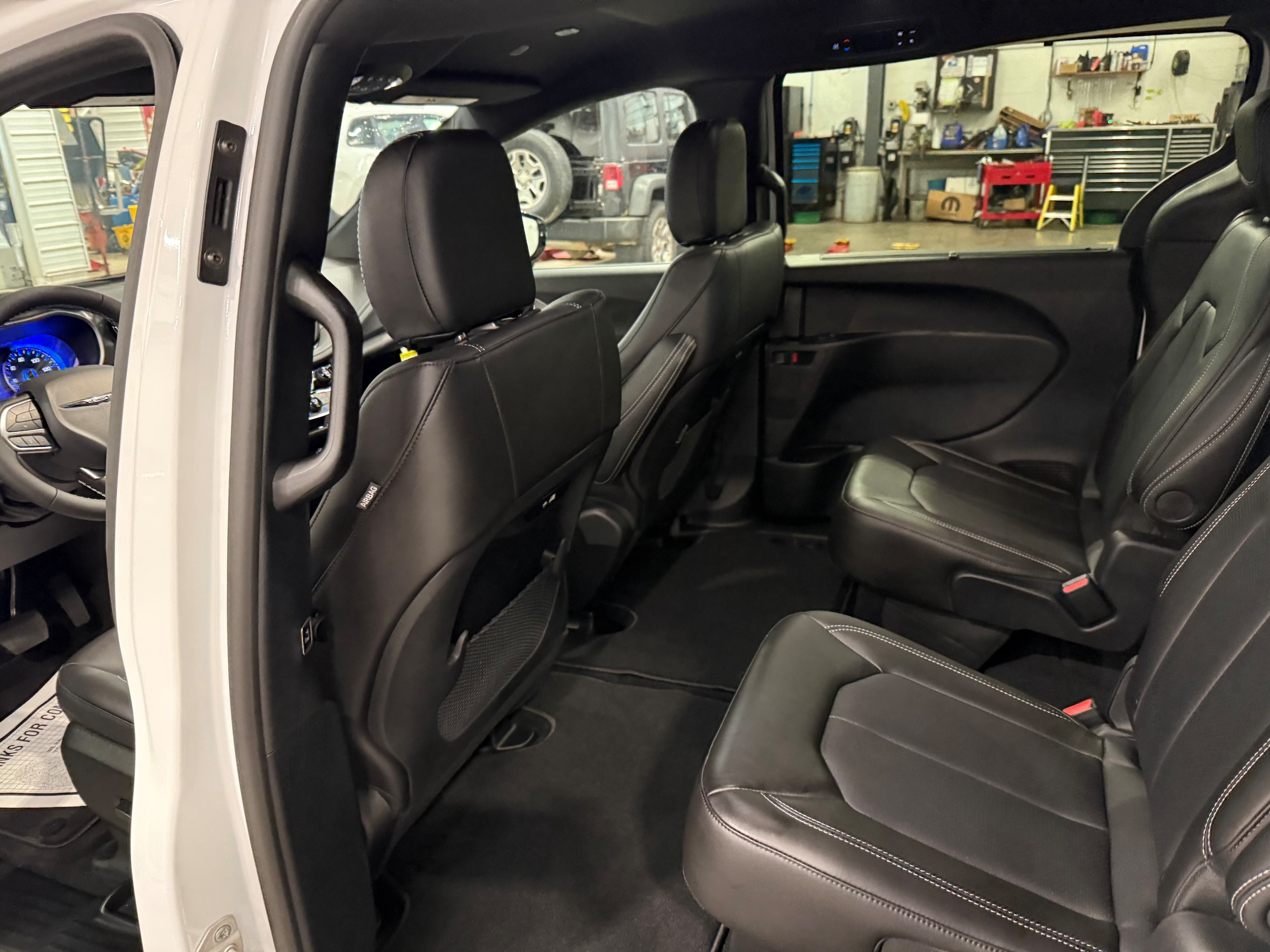 2026 Chrysler Pacifica Select - Photo 25