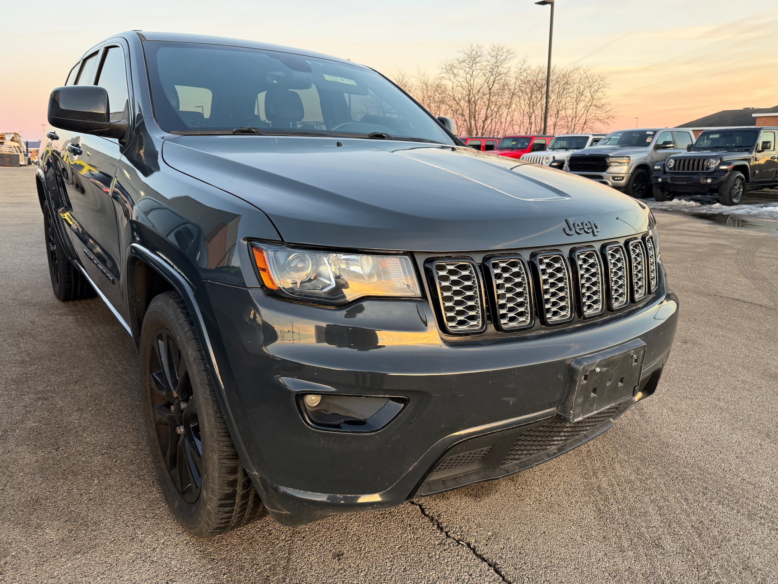 2017 Jeep Grand Cherokee Altitude's photo