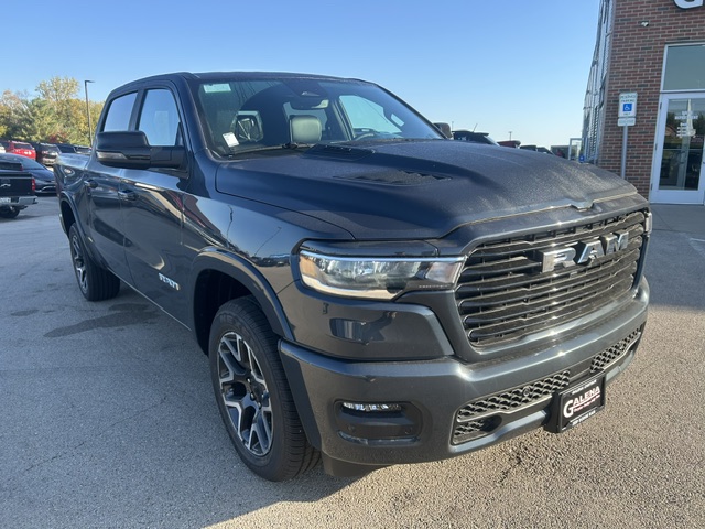 2027 Ram 1500 LARAMIE CREW CAB 4X4 5'7 BOX Pickup