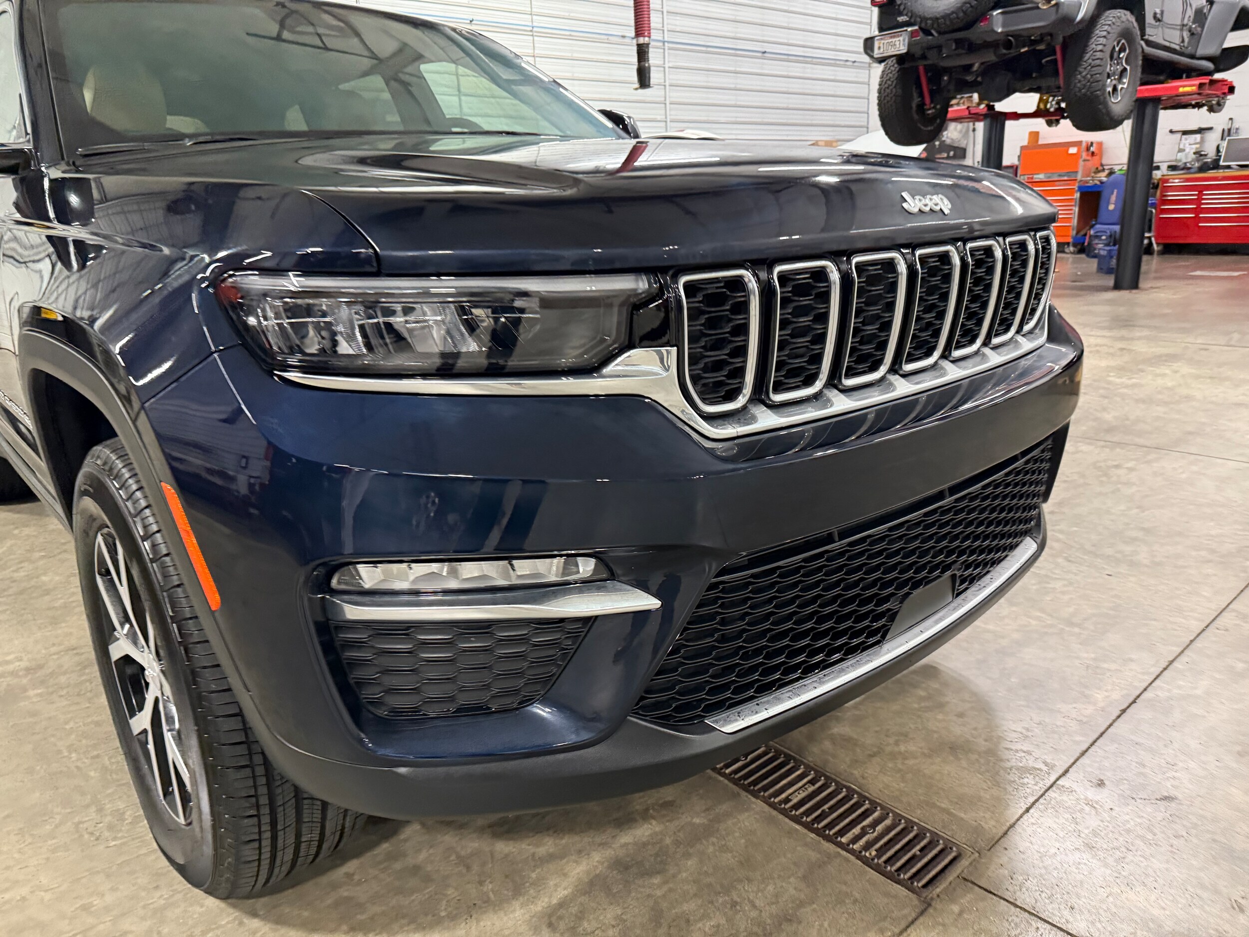 2024 Jeep Grand Cherokee Limited photo 2