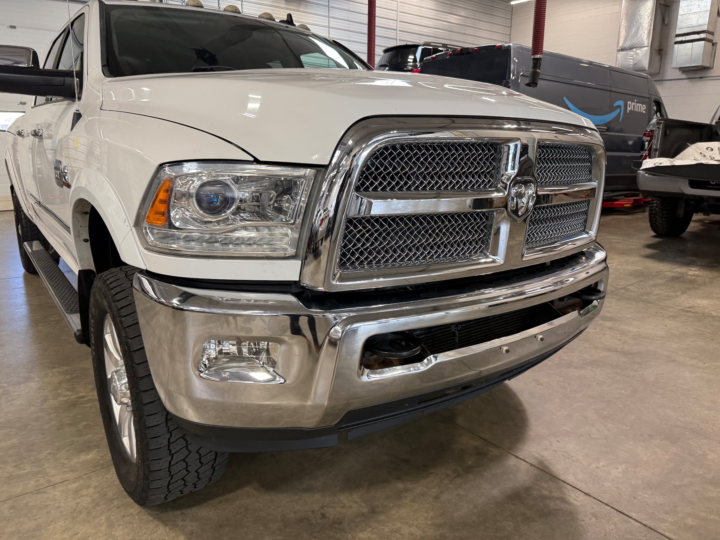 View vehicle photo 2