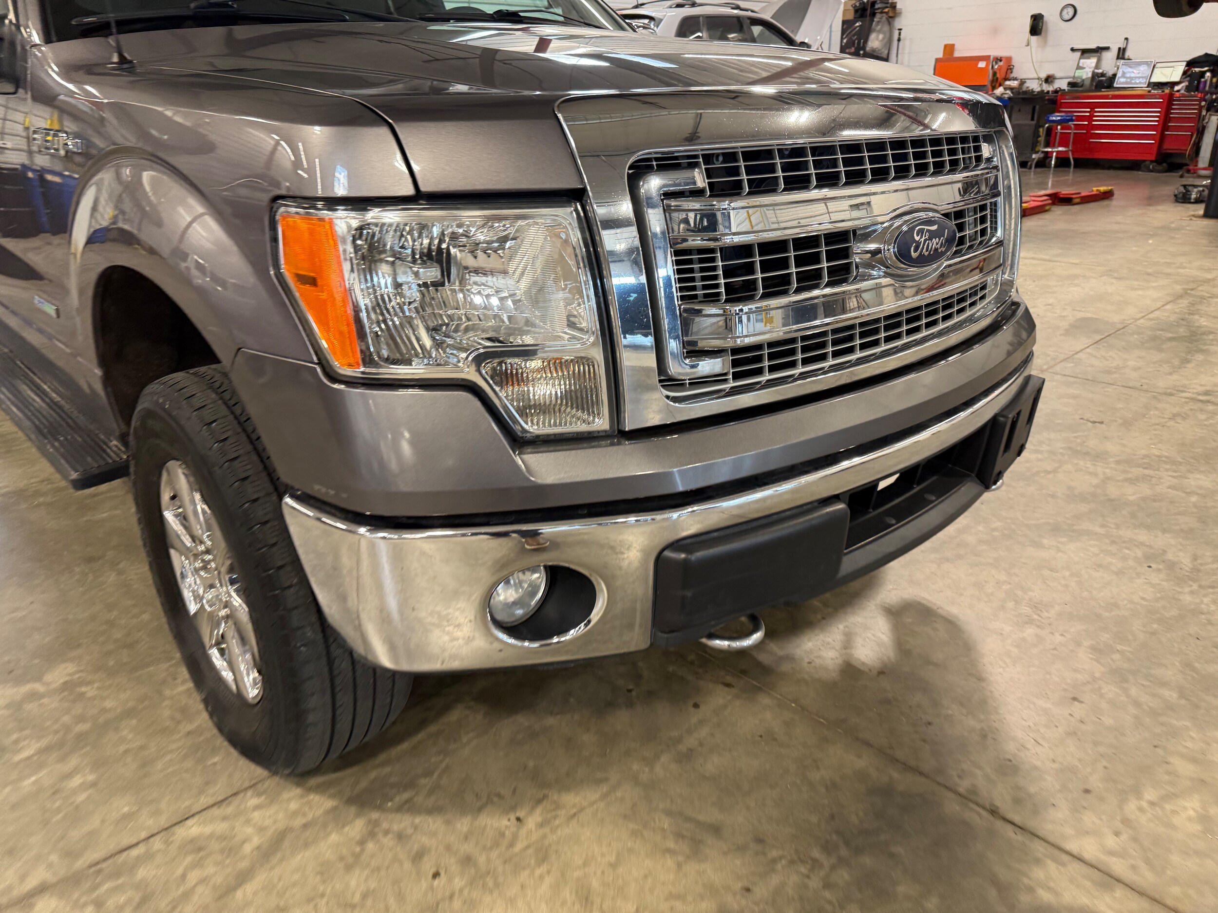 2014 Ford F-150 XLT photo 2