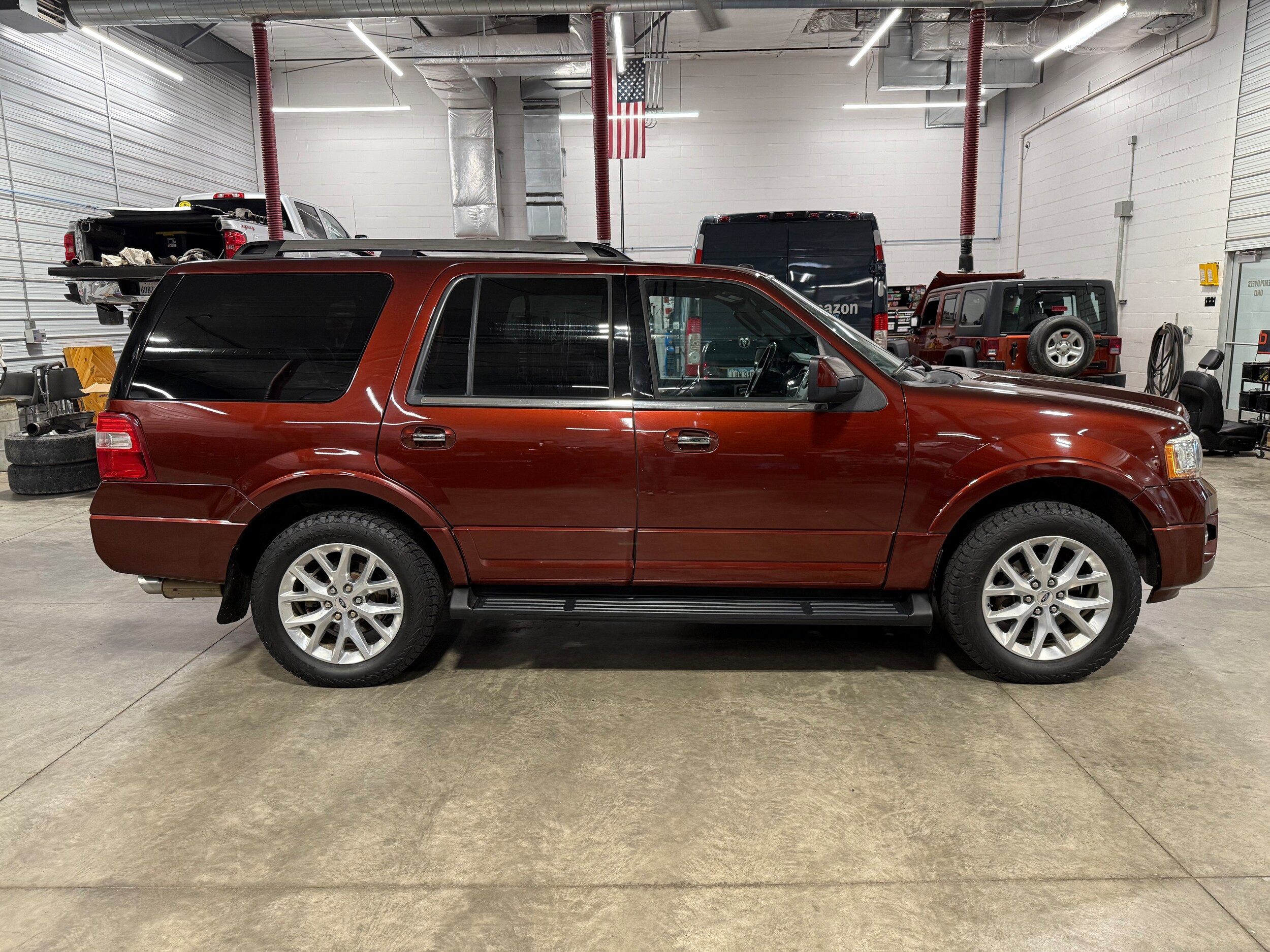 2017 Ford Expedition Limited photo 2