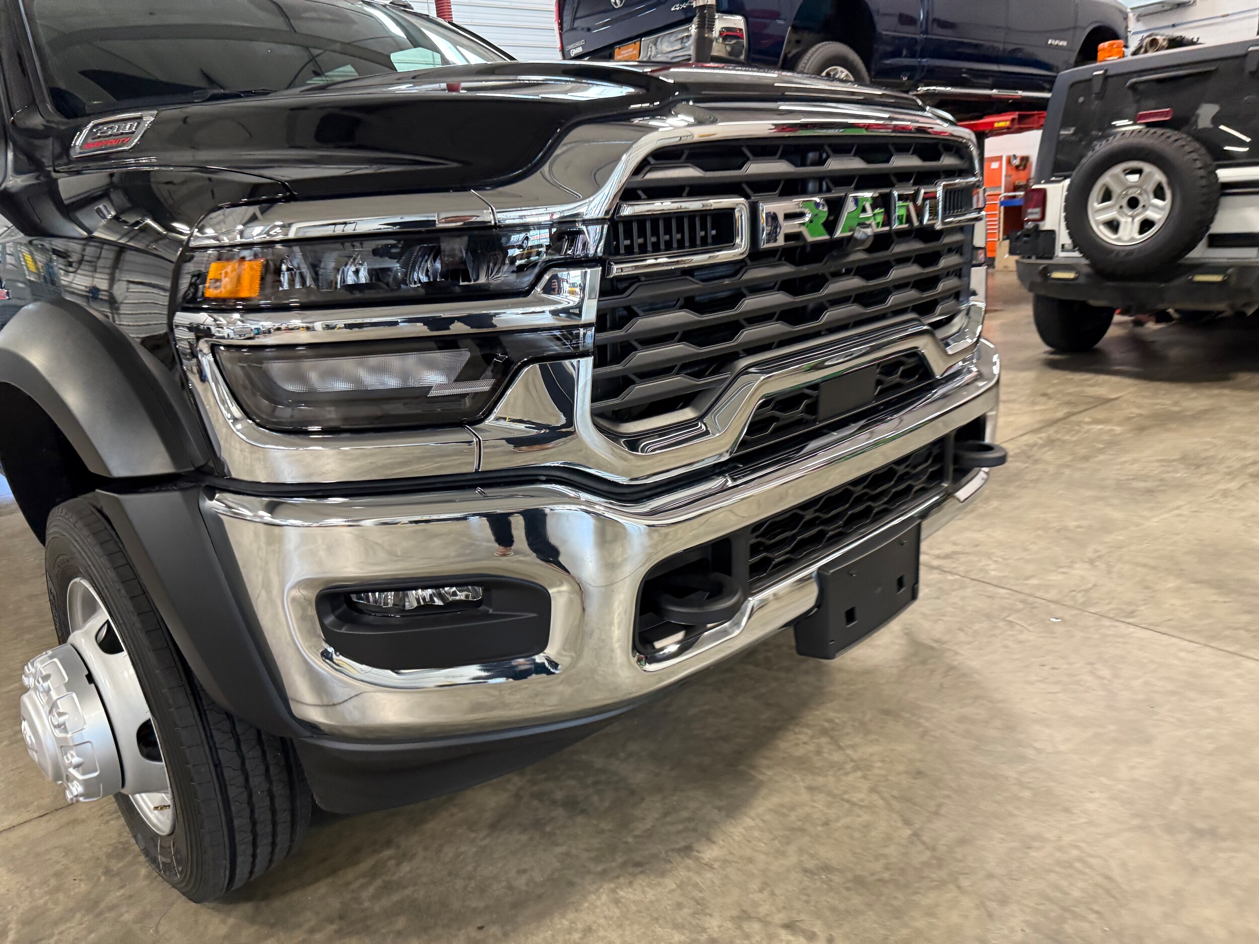 2025 Ram 5500 Tradesman photo 2