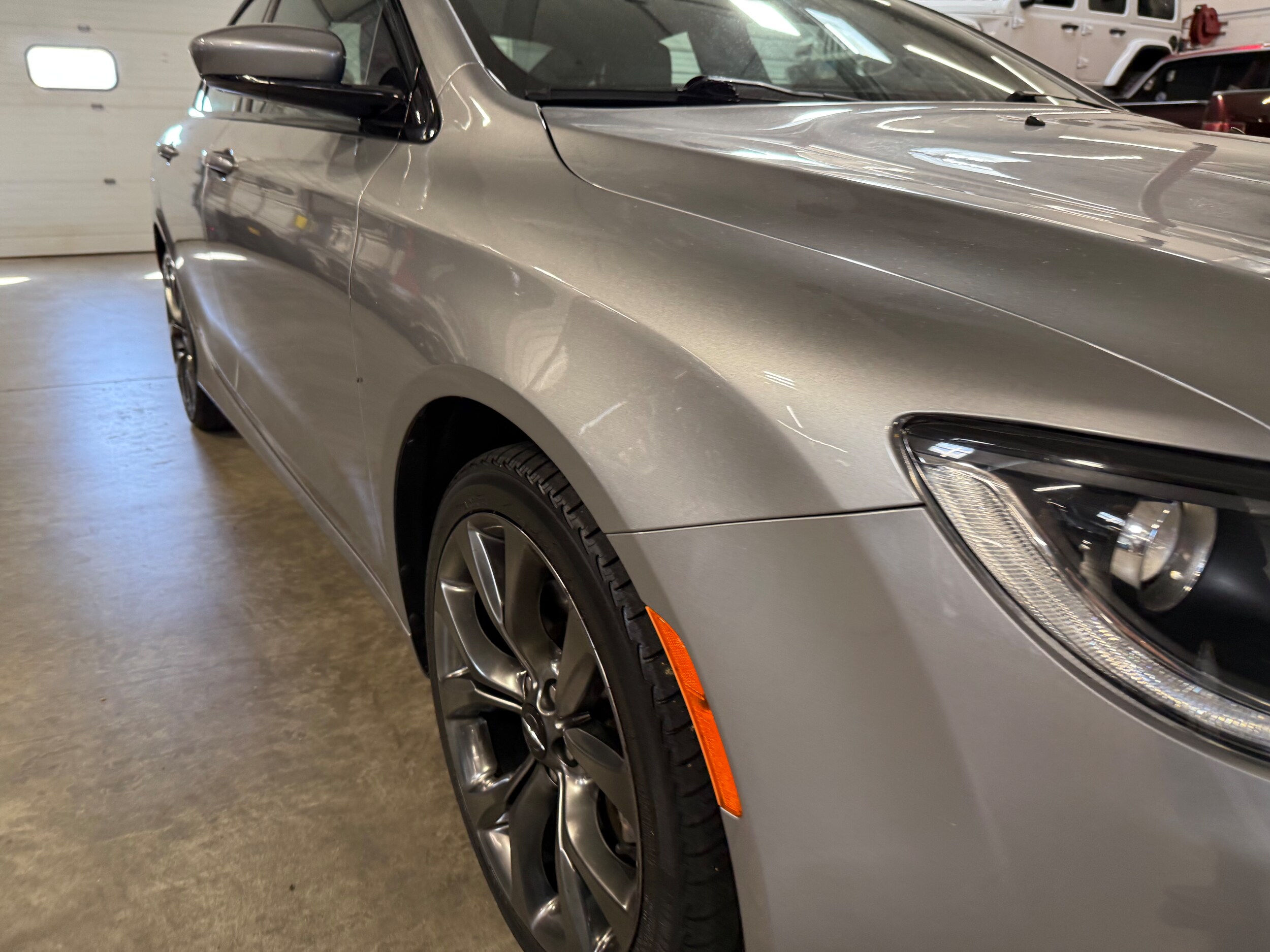 2015 Chrysler 200 S photo 3