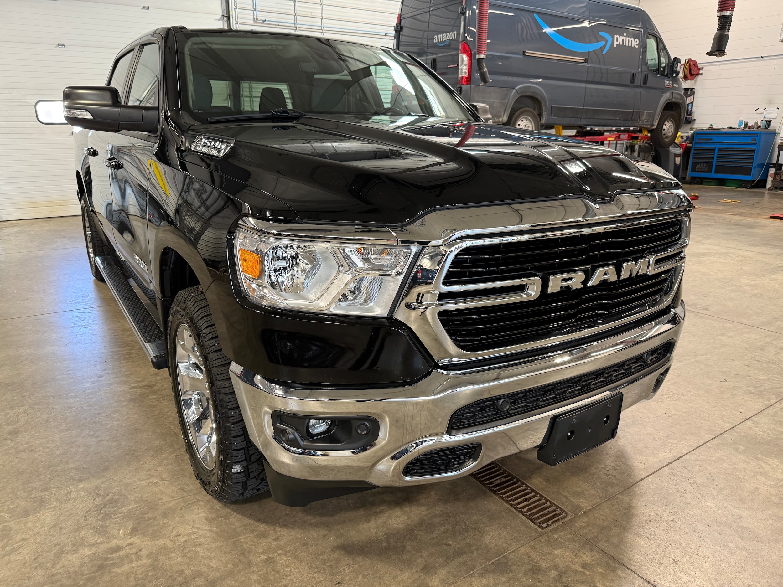 2020 RAM 1500 Big Horn/Lone Star 4x4 Crew Cab 5'7's photo