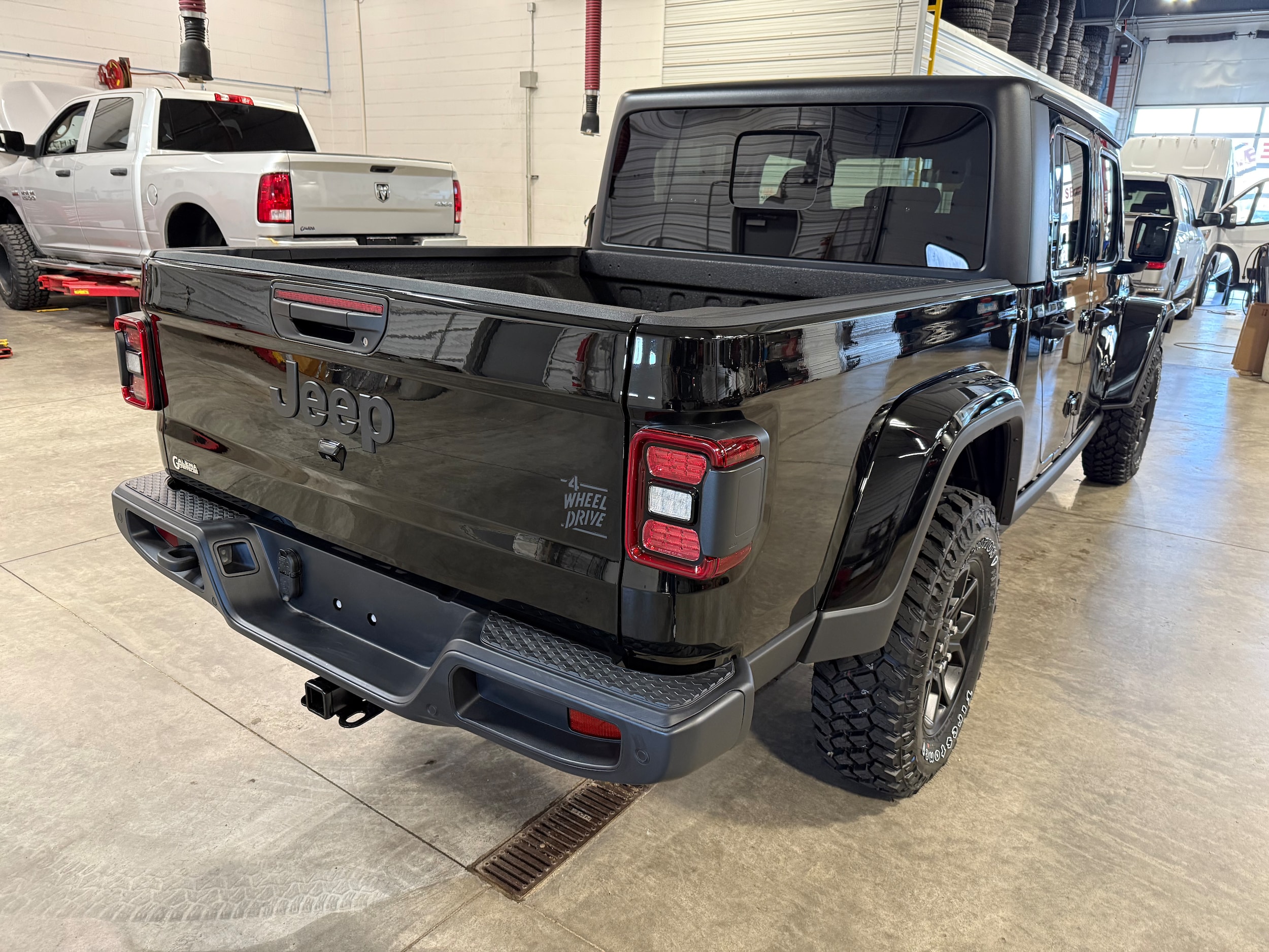 2026 Jeep Gladiator Willys - Photo 12