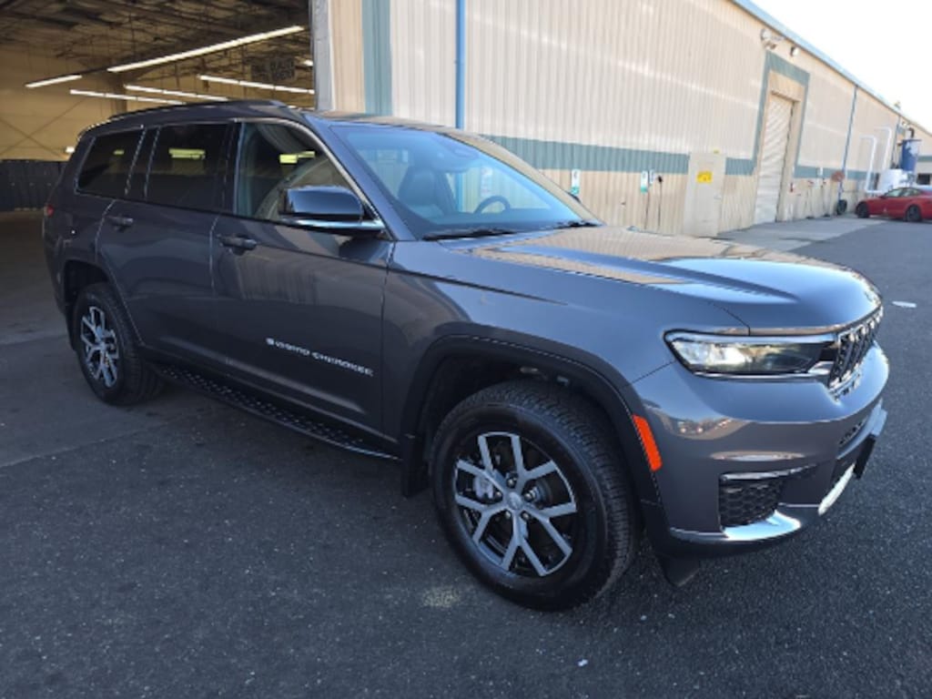 Used 2024 Jeep Grand Cherokee L Limited 4x4 SUV