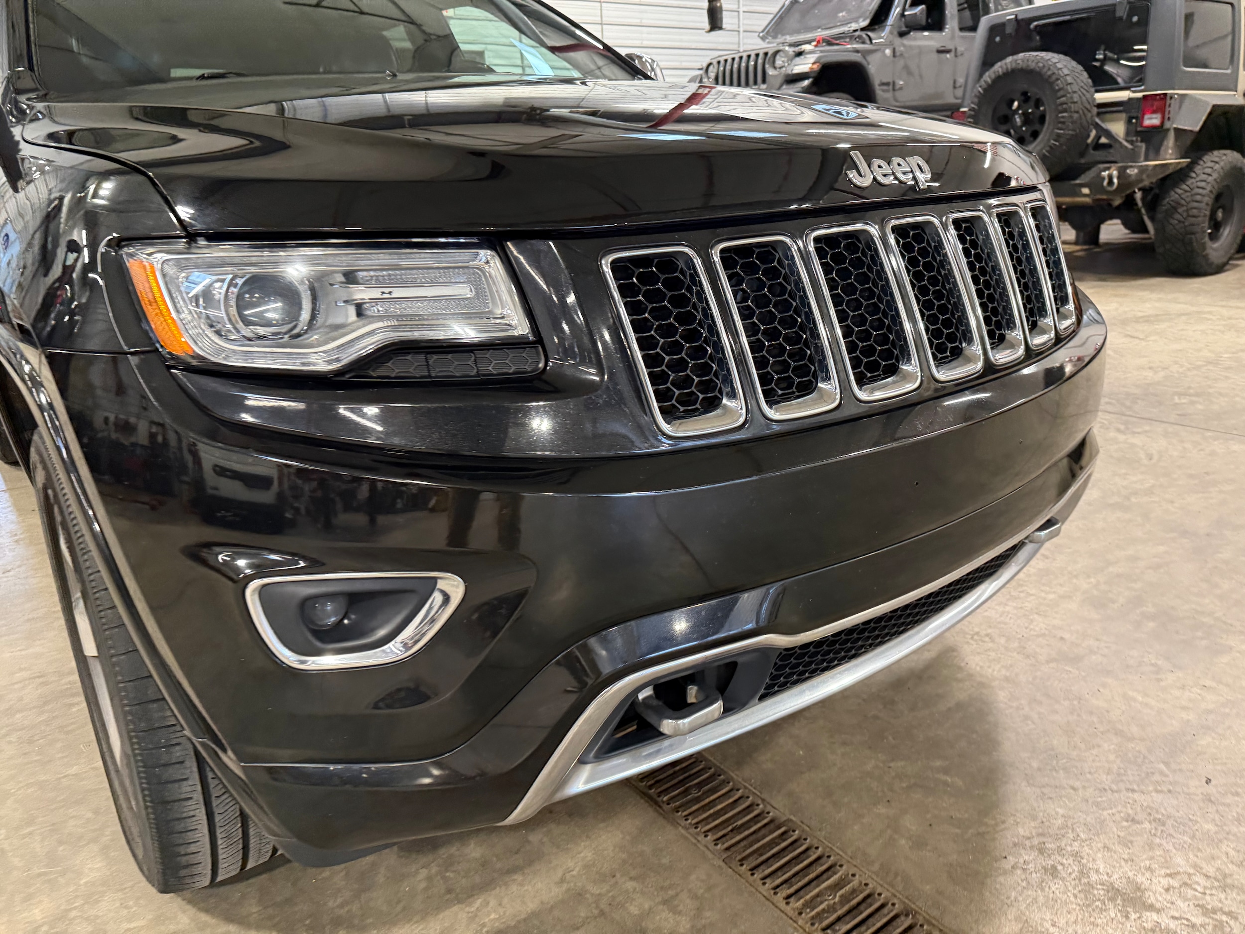Used 2016 Jeep Grand Cherokee Overland with VIN 1C4RJFCG1GC337771 for sale in Galena, IL