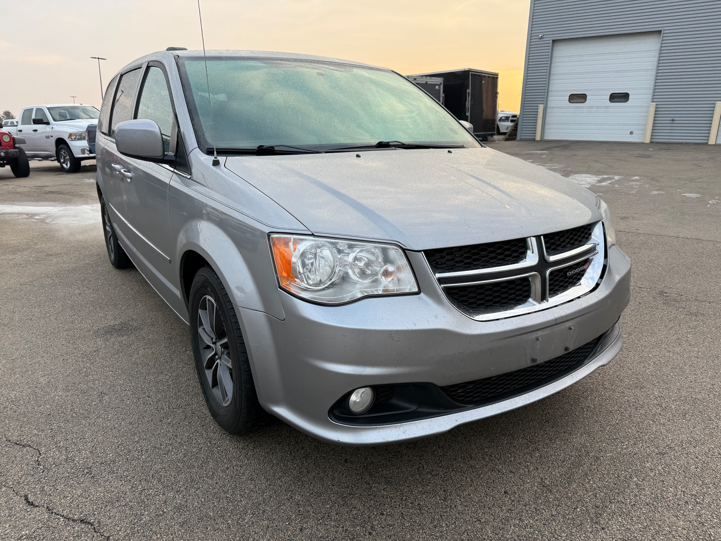 2017 Dodge Grand Caravan SXT's photo