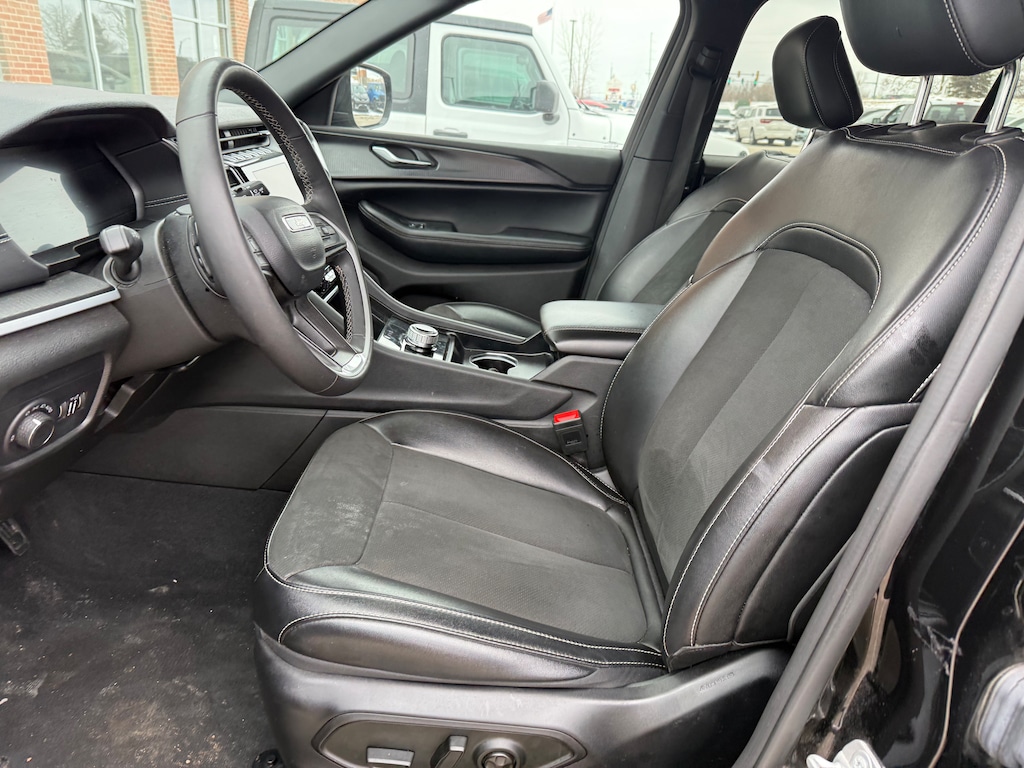 Certified 2024 Jeep Grand Cherokee L Altitude X 4x4 WAGON