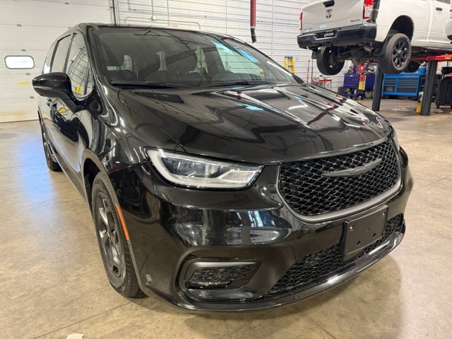 2023 Chrysler Pacifica Hybrid Touring L