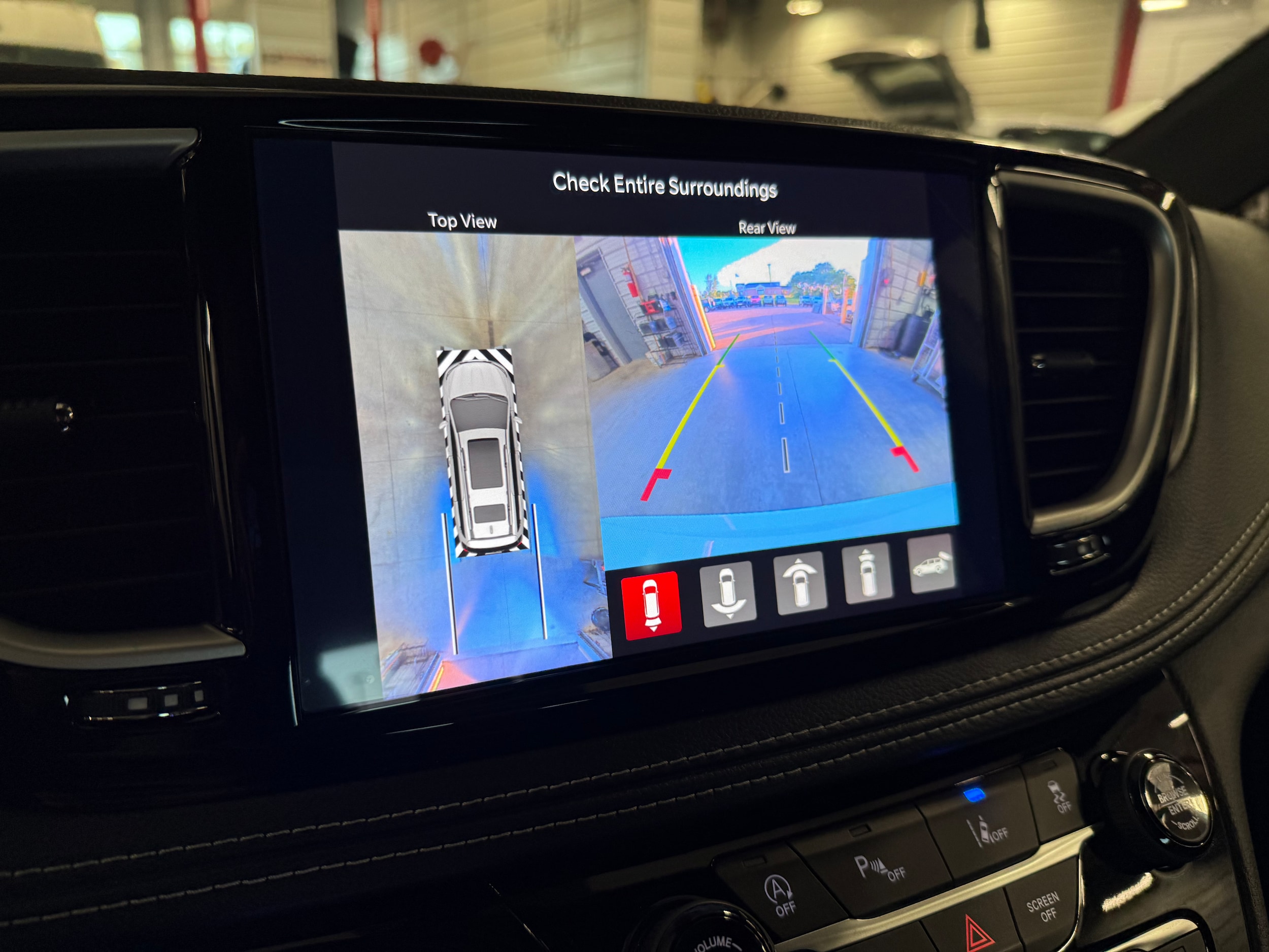 2026 Chrysler Pacifica Select - Photo 34