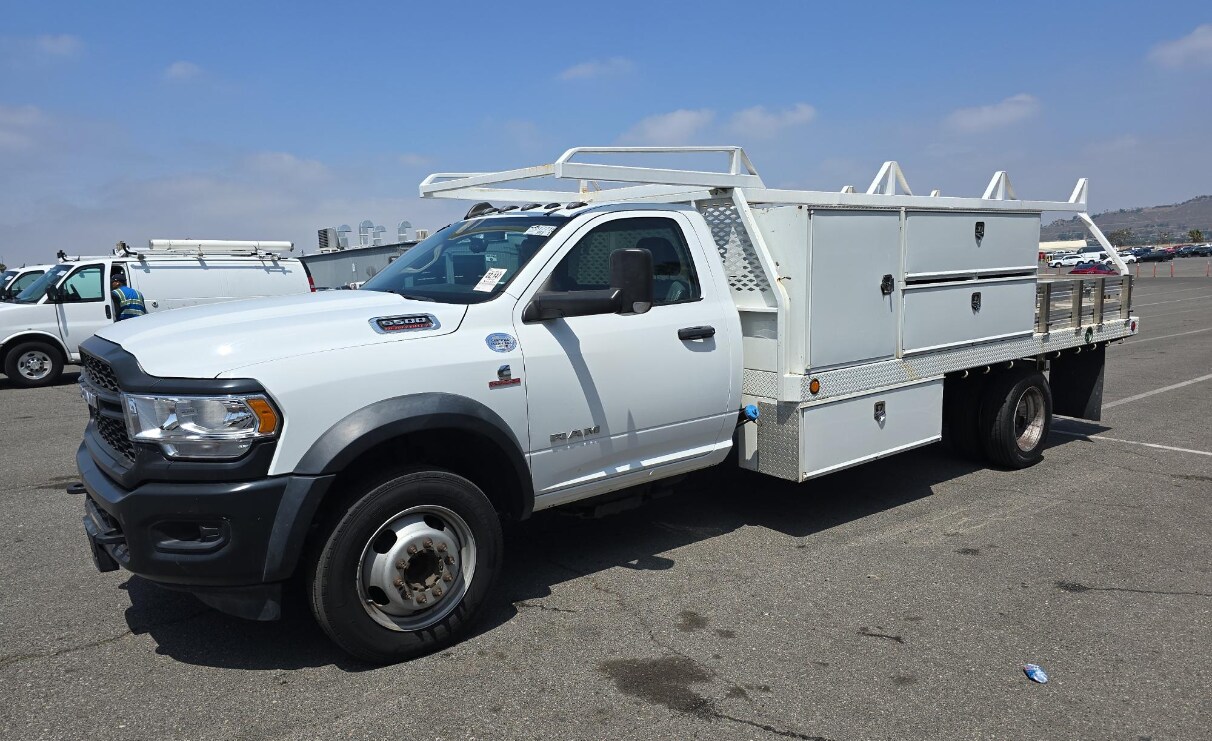 2019 Ram 5500 Tradesman photo 2