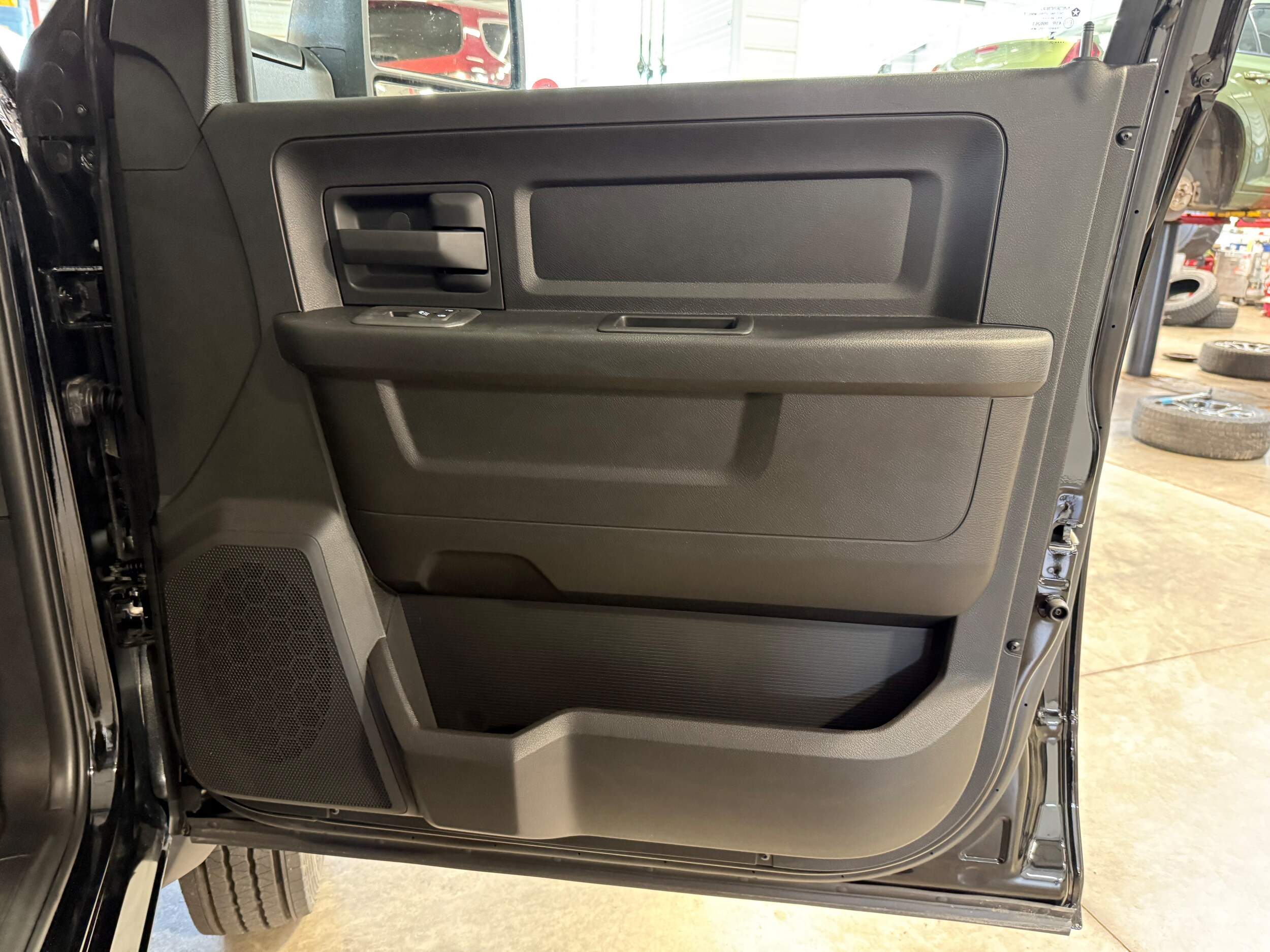 2025 Ram 5500 Tradesman photo 4