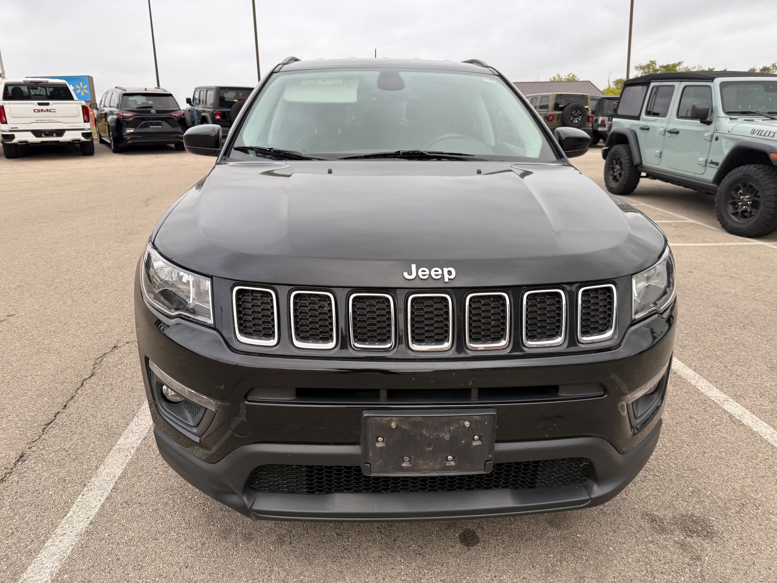 2018 Jeep Compass Latitude photo 2