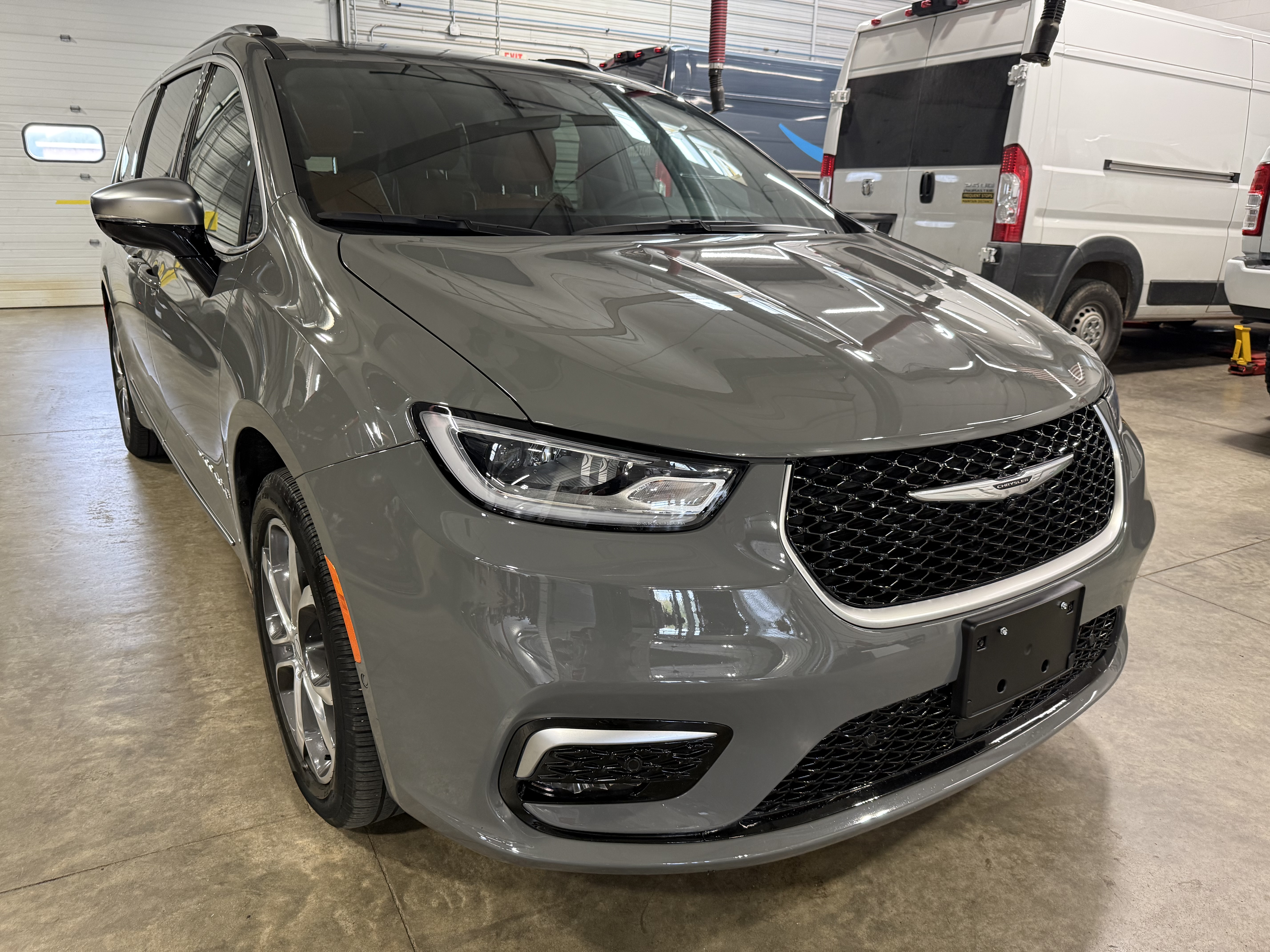  2025 Chrysler Pacifica Pinnacle AWD   