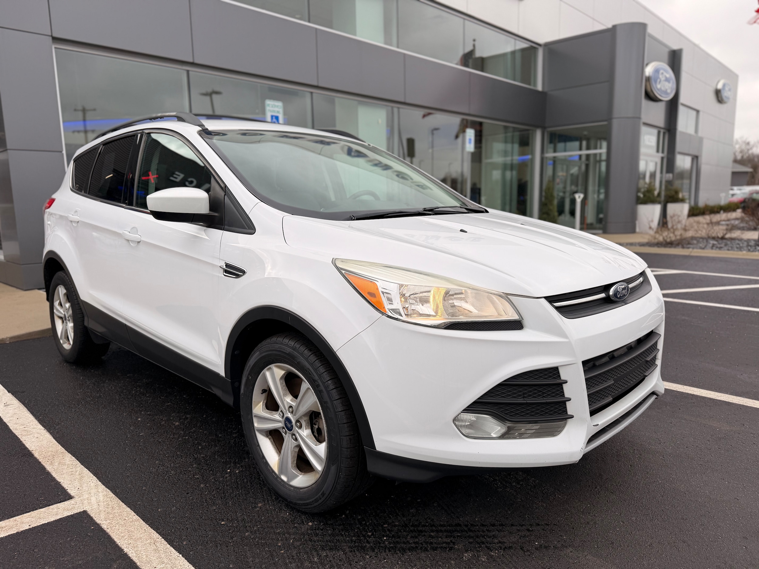 Used 2014 Ford Escape SE with VIN 1FMCU9GX9EUD19904 for sale in Galesburg, MI