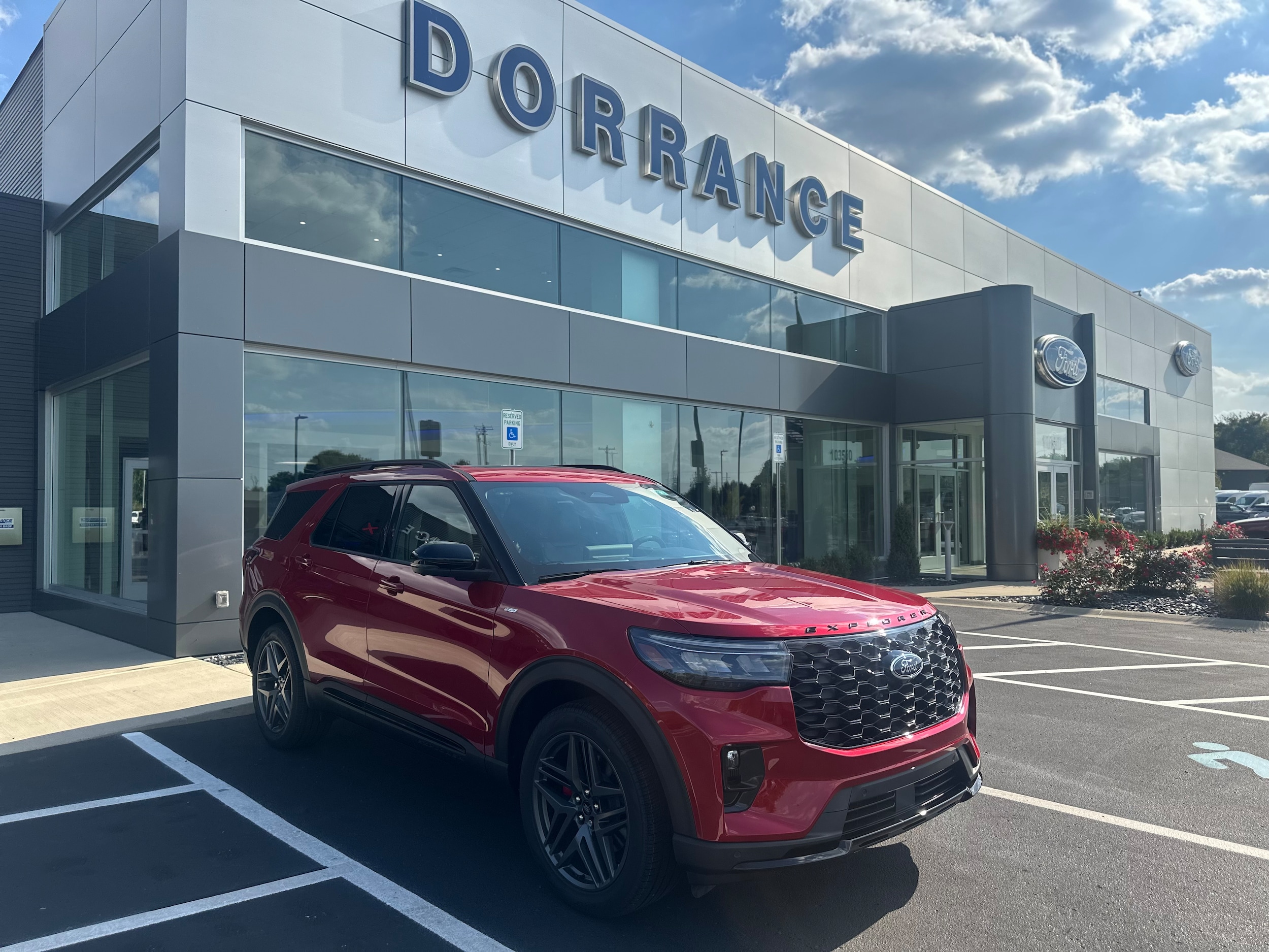 2025 Ford Explorer ST-LINE's photo