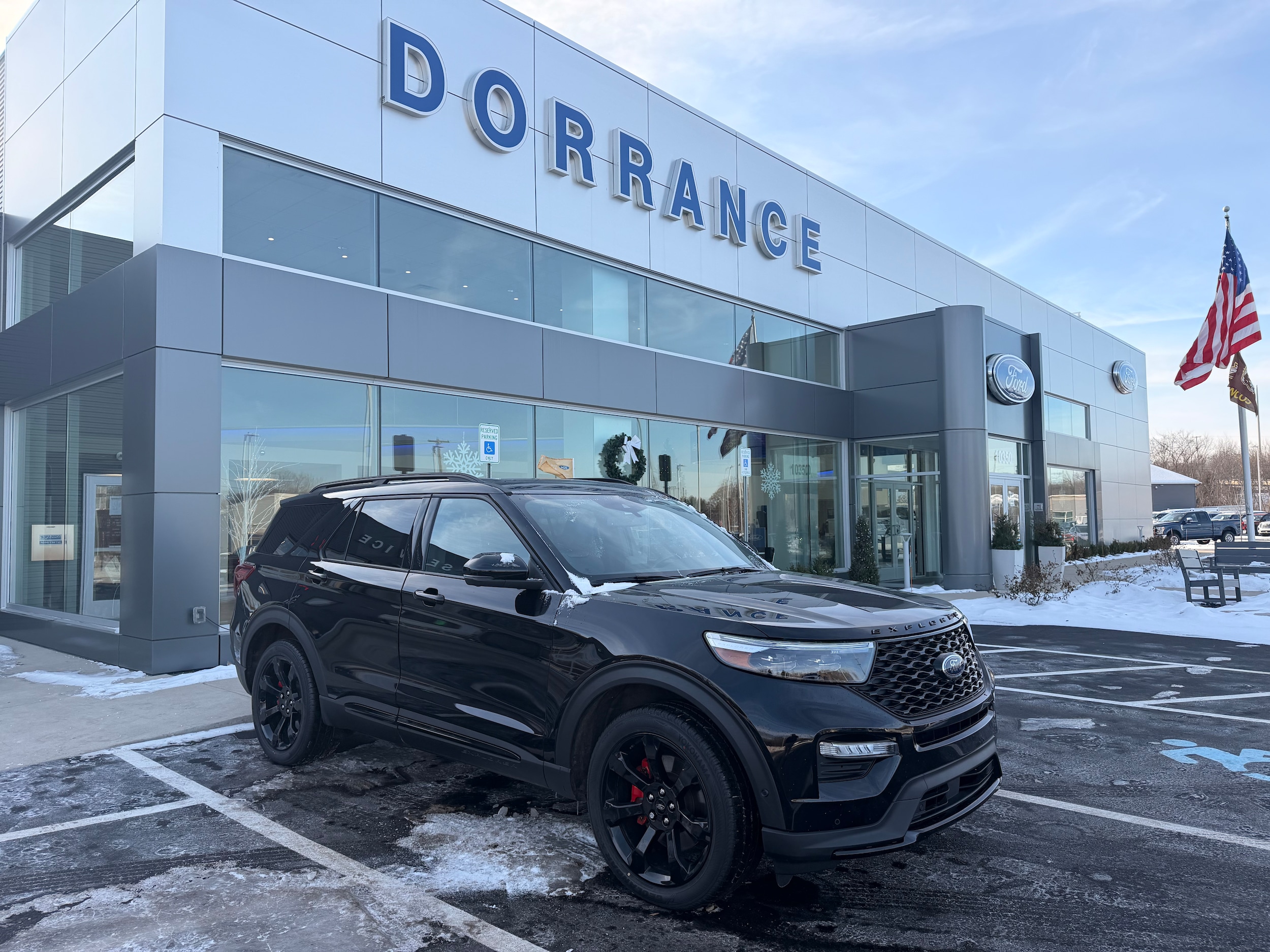 2023 Ford Explorer ST's photo