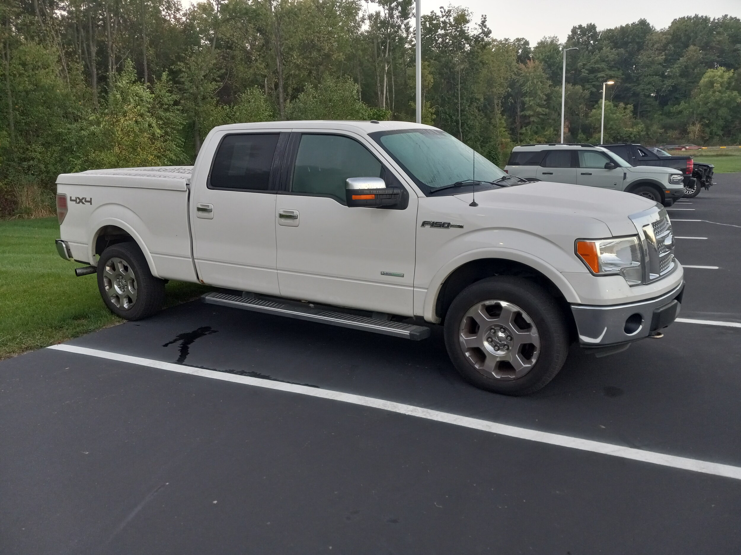 2012 Ford F-150 Lariat photo 2
