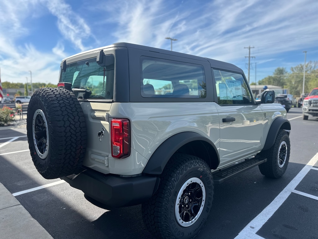 New 2025 Ford Bronco Base SUV