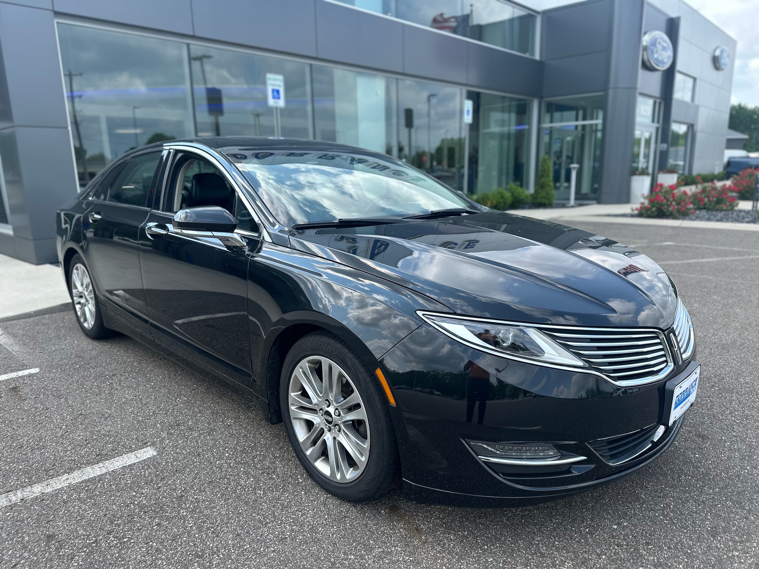 Used 2015 Lincoln MKZ Base with VIN 3LN6L2JK2FR627736 for sale in Galesburg, MI