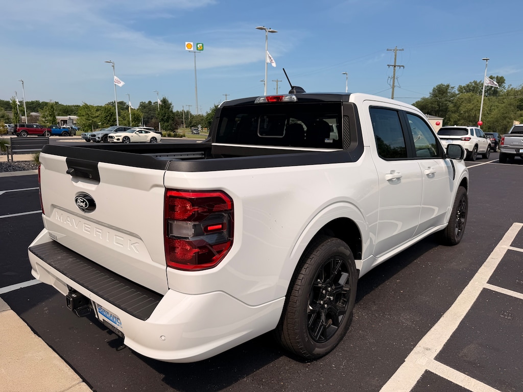 New 2025 Ford Maverick Lobo TRUCK