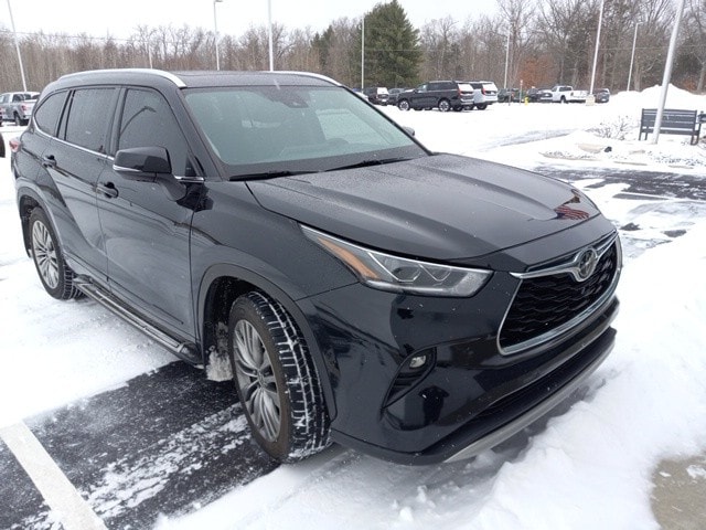 2020 Toyota Highlander Platinum's photo