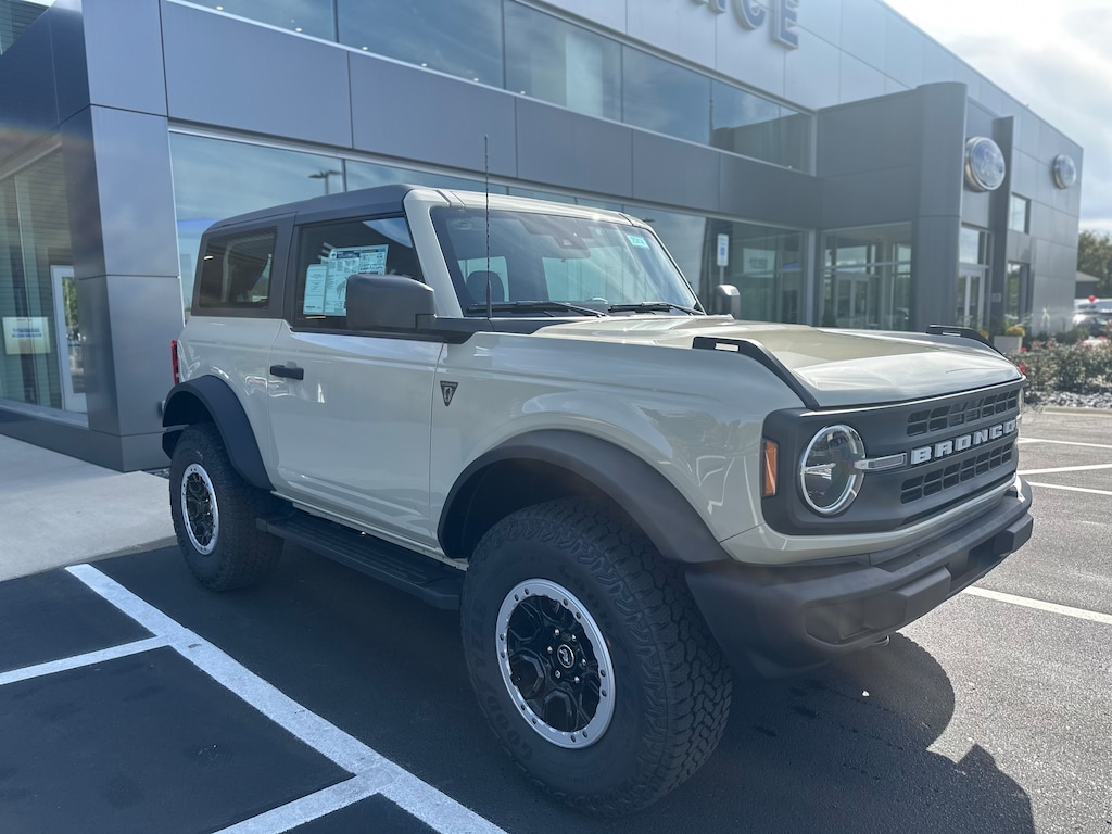 New 2025 Ford Bronco Base SUV