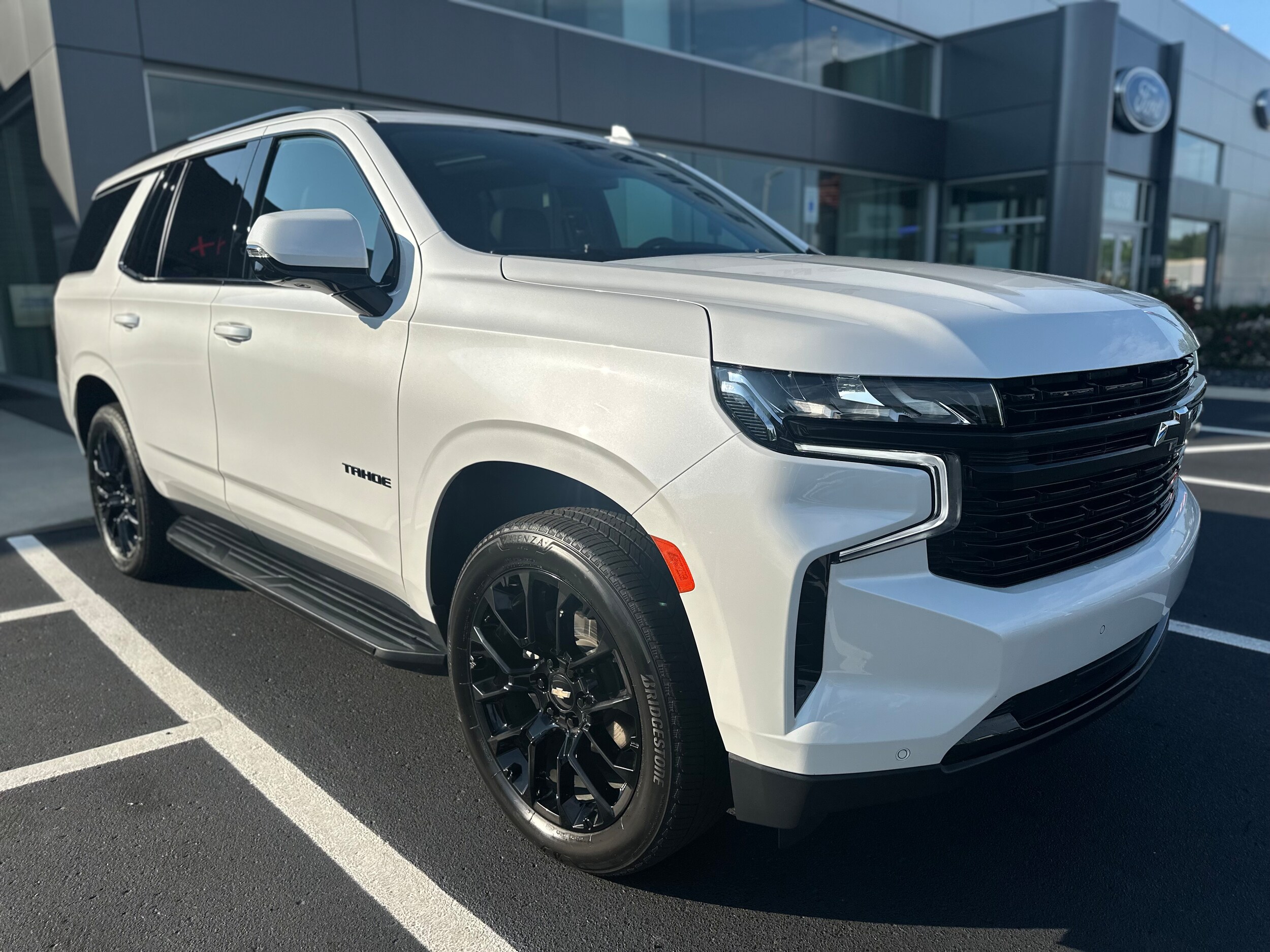 2023 Chevrolet Tahoe RST photo 2