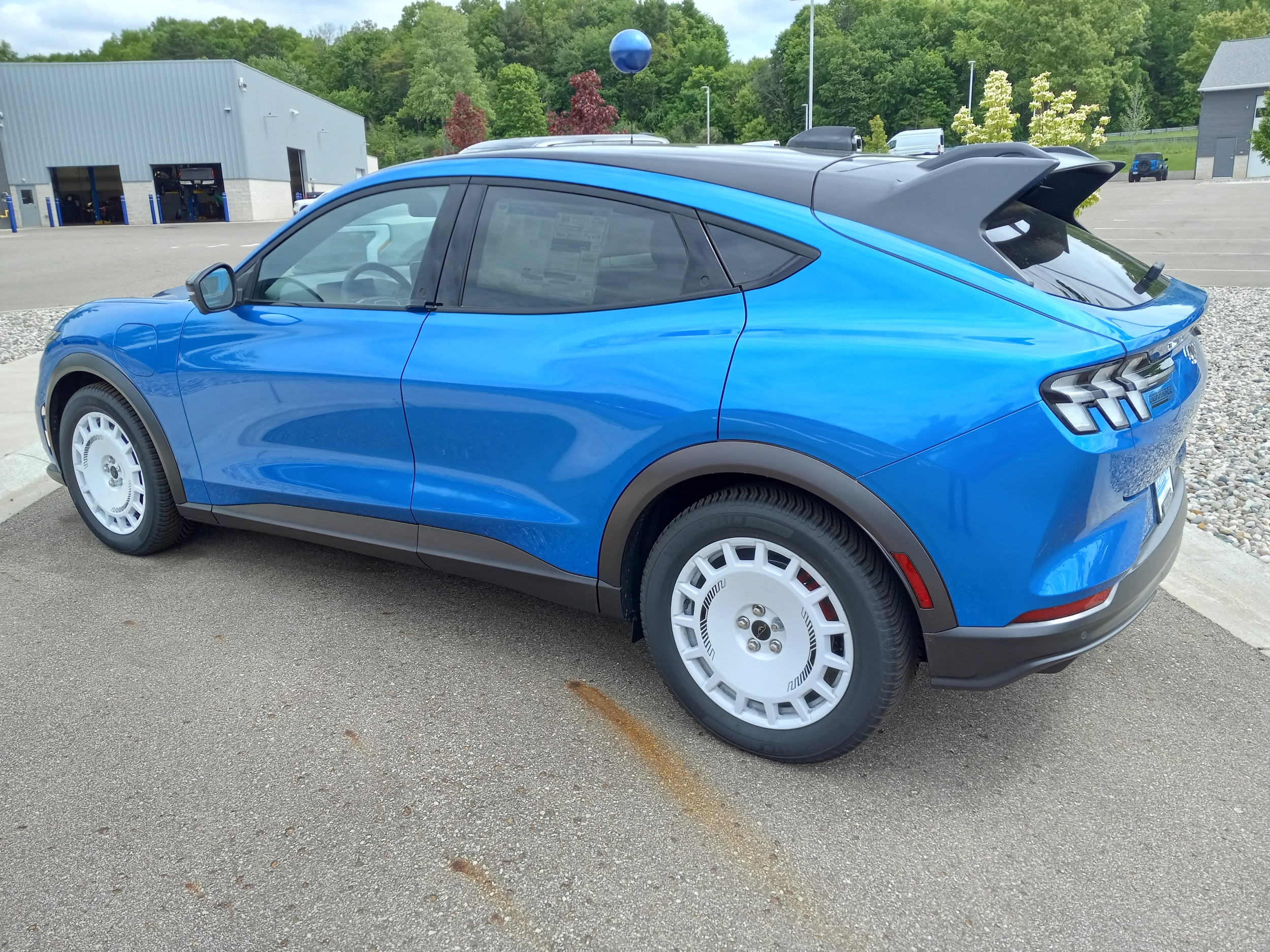 2025 Ford Mustang Mach-E GT - Photo 7