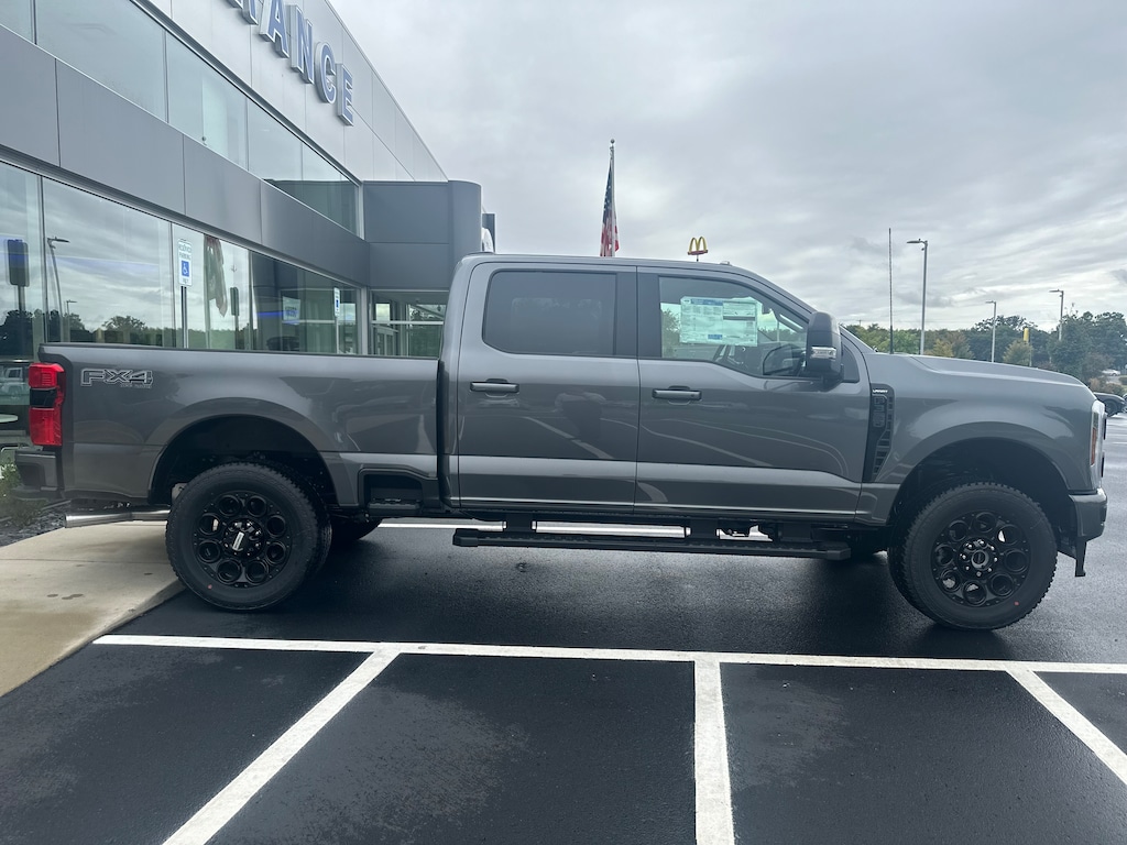 New 2026 Ford Super Duty F-350 Lariat TRUCK