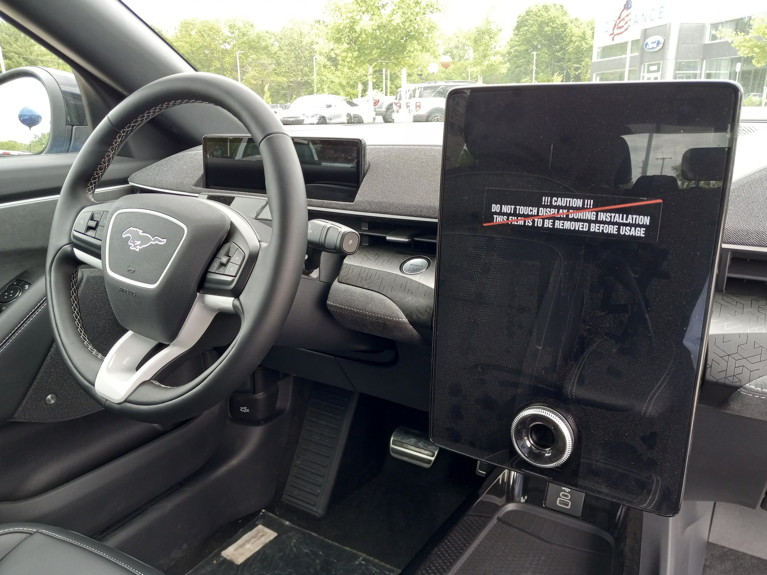 2025 Ford Mustang Mach-E GT - Photo 16