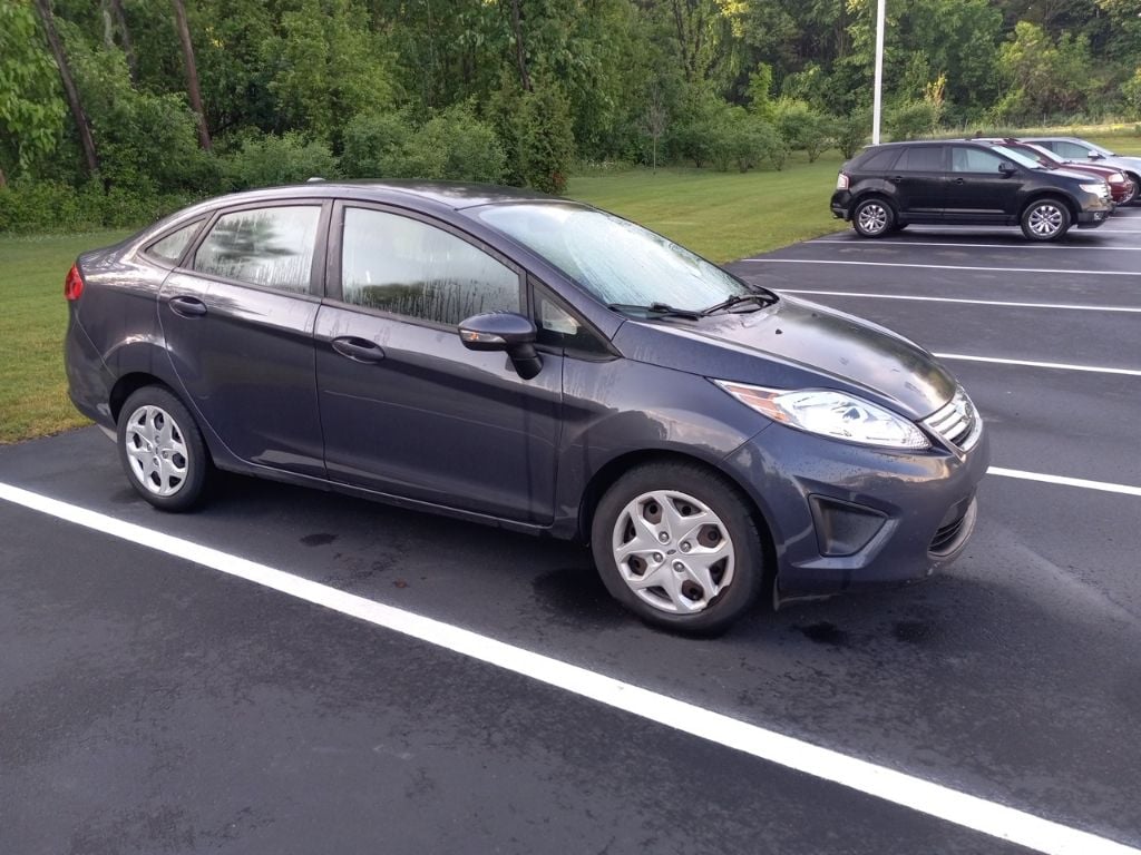 Used 2013 Ford Fiesta SE with VIN 3FADP4BJ8DM149677 for sale in Galesburg, MI