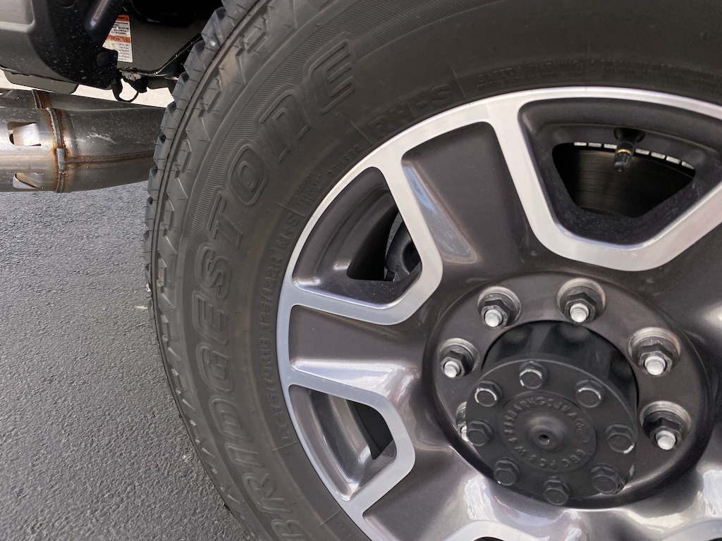 New 2027 Ford Super Duty F-350® Lariat® Truck Crew Cab