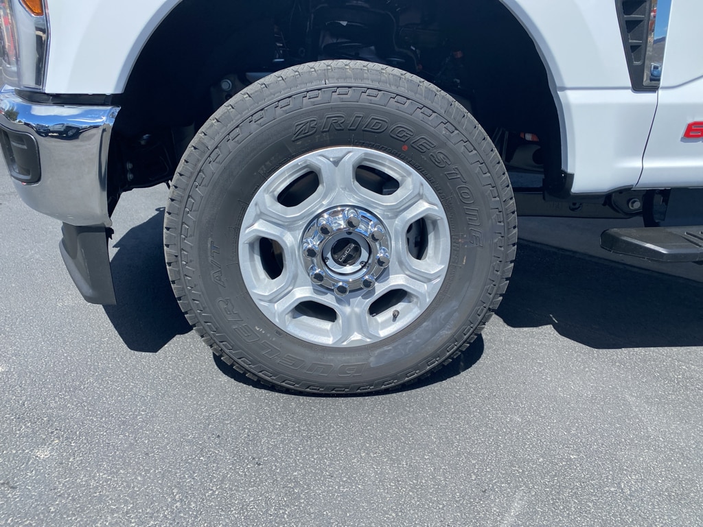 New 2027 Ford F-Series Sd F350 4X4CREW/CS Truck Crew Cab