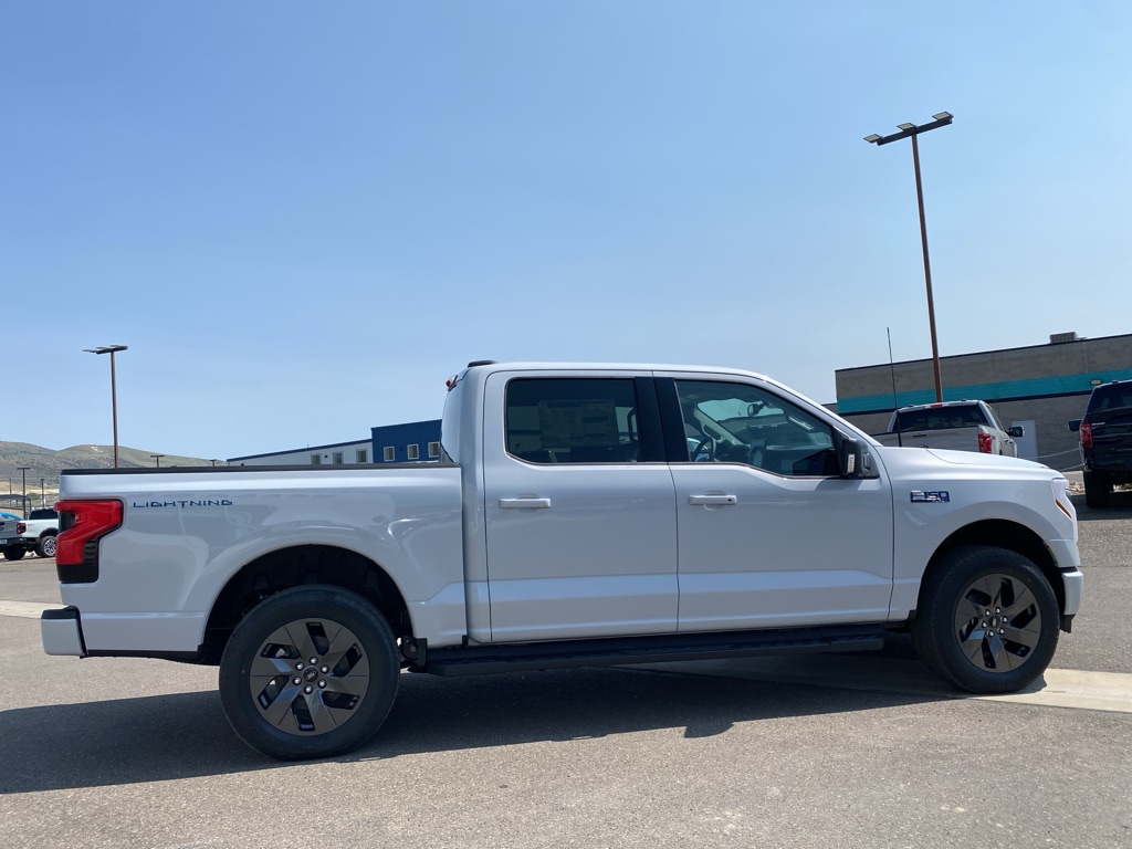 2025 Ford F-150 Lightning Flash - Photo 19