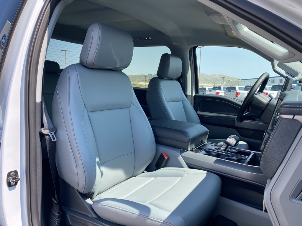 2025 Ford F-150 Lightning Flash - Photo 6