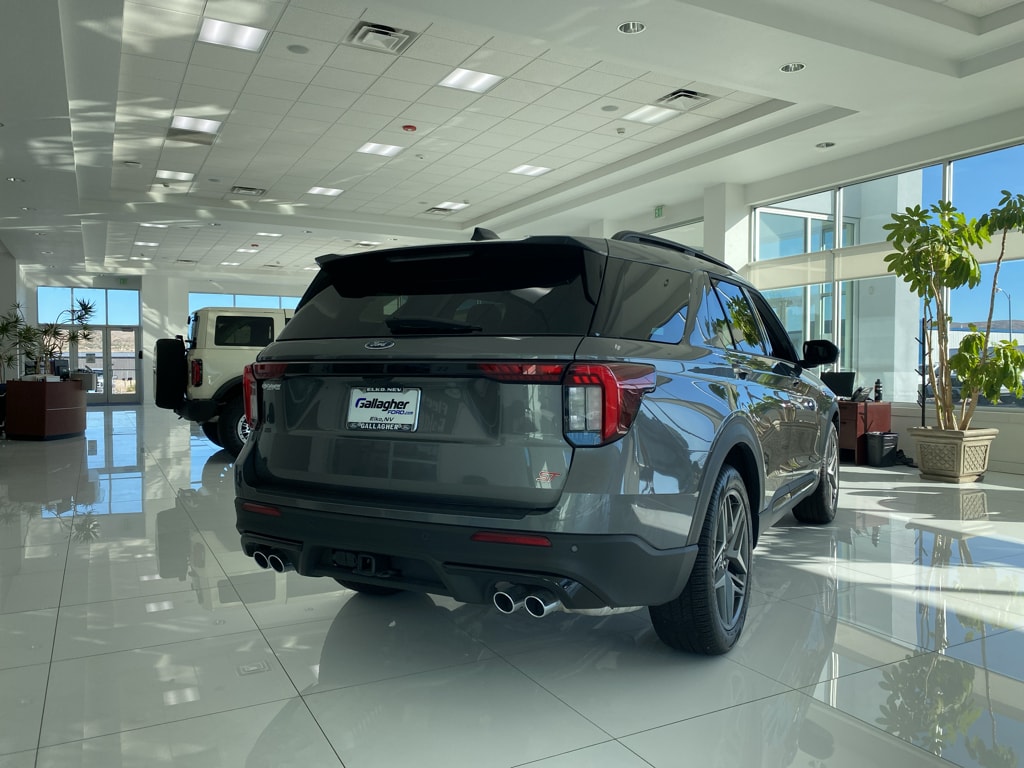 2026 Ford Explorer ST - Photo 18