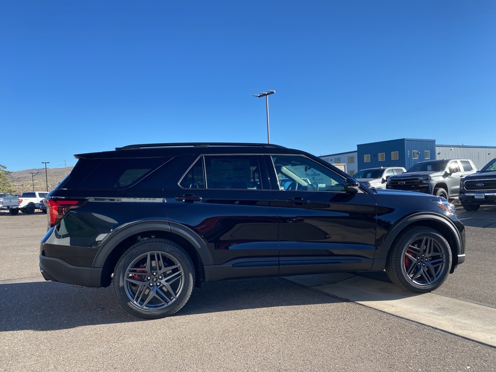 2026 Ford Explorer ST - Photo 21